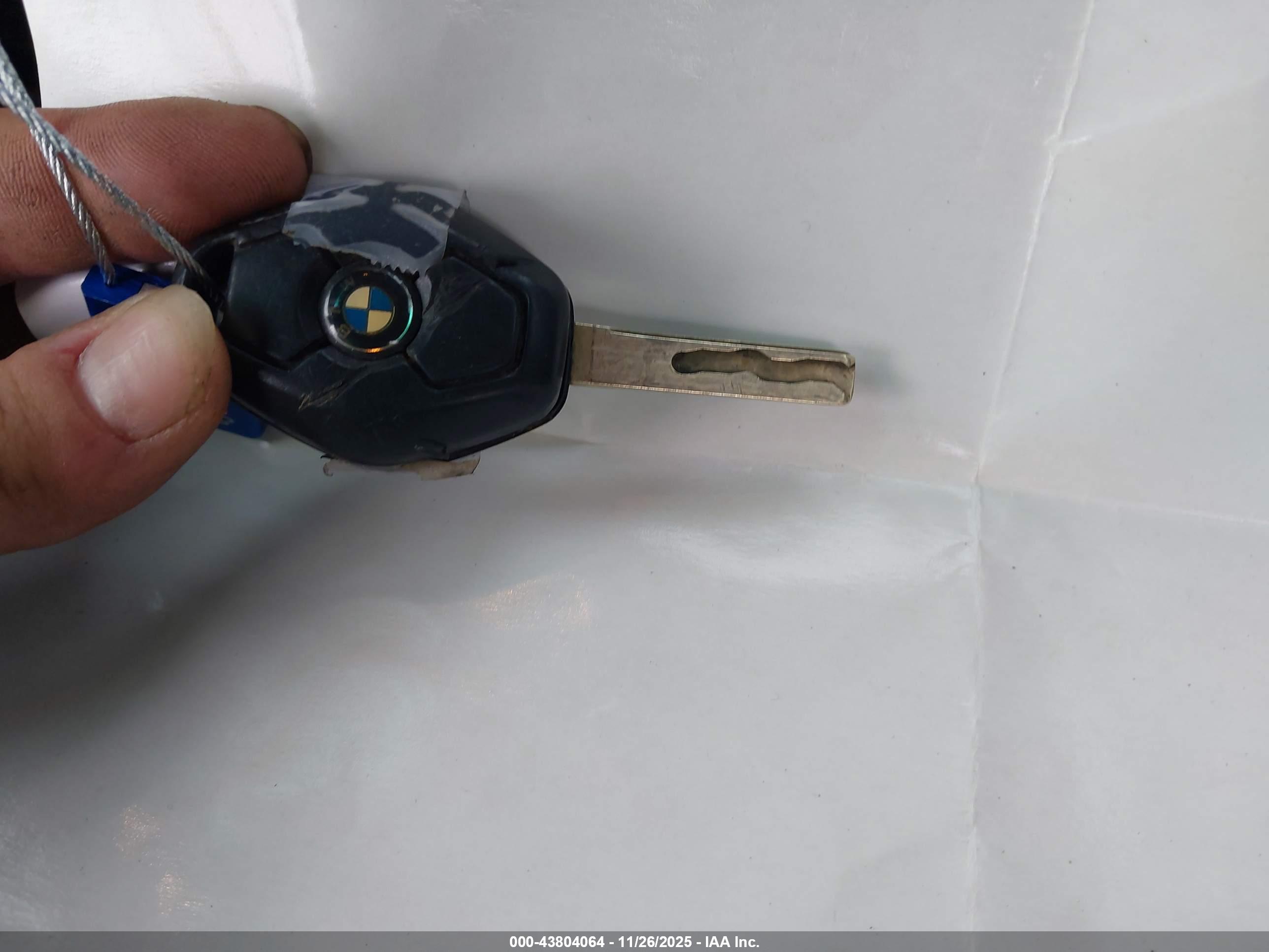 BMW 330CI image 11
