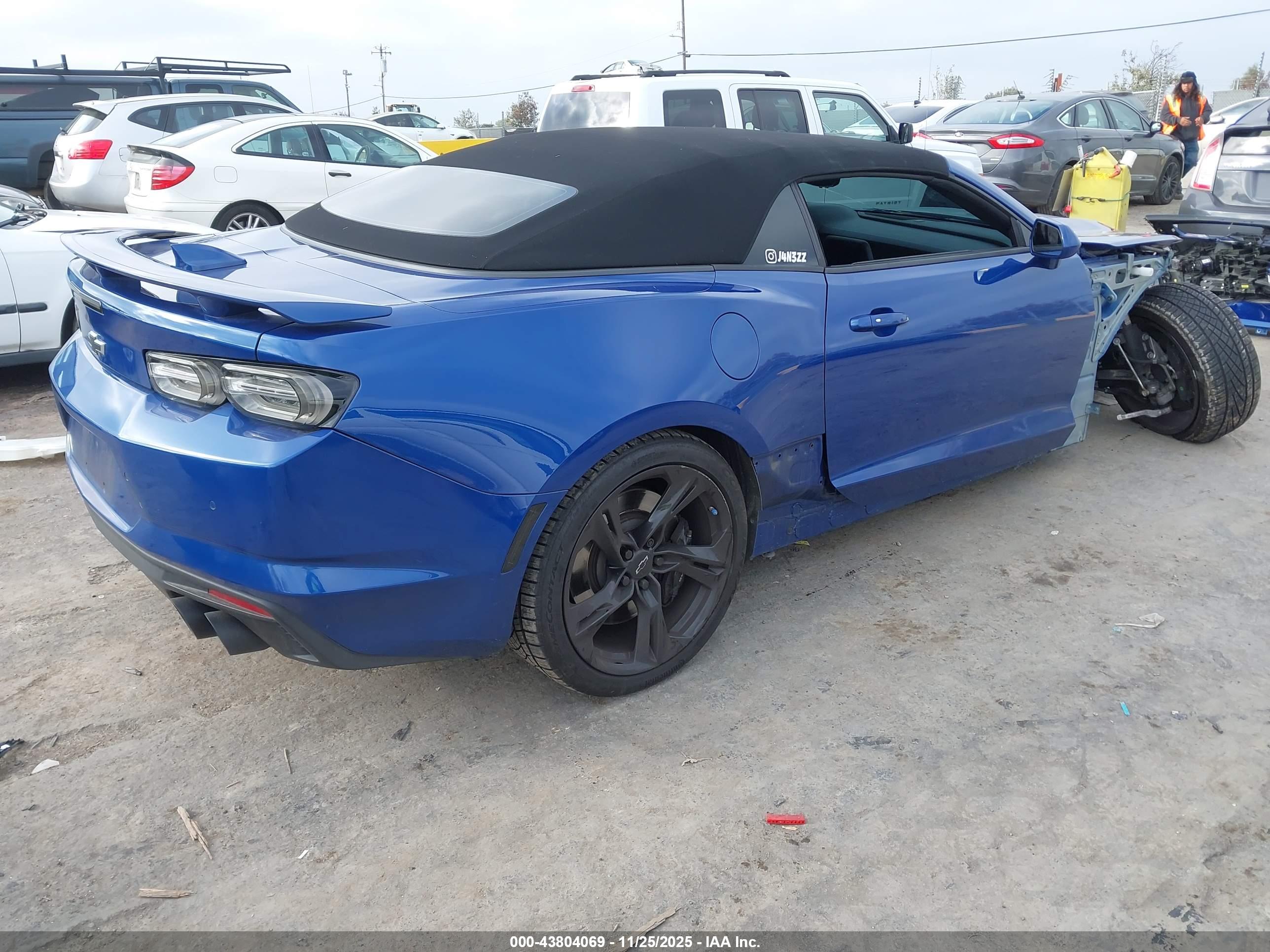 CHEVROLET CAMARO image 4