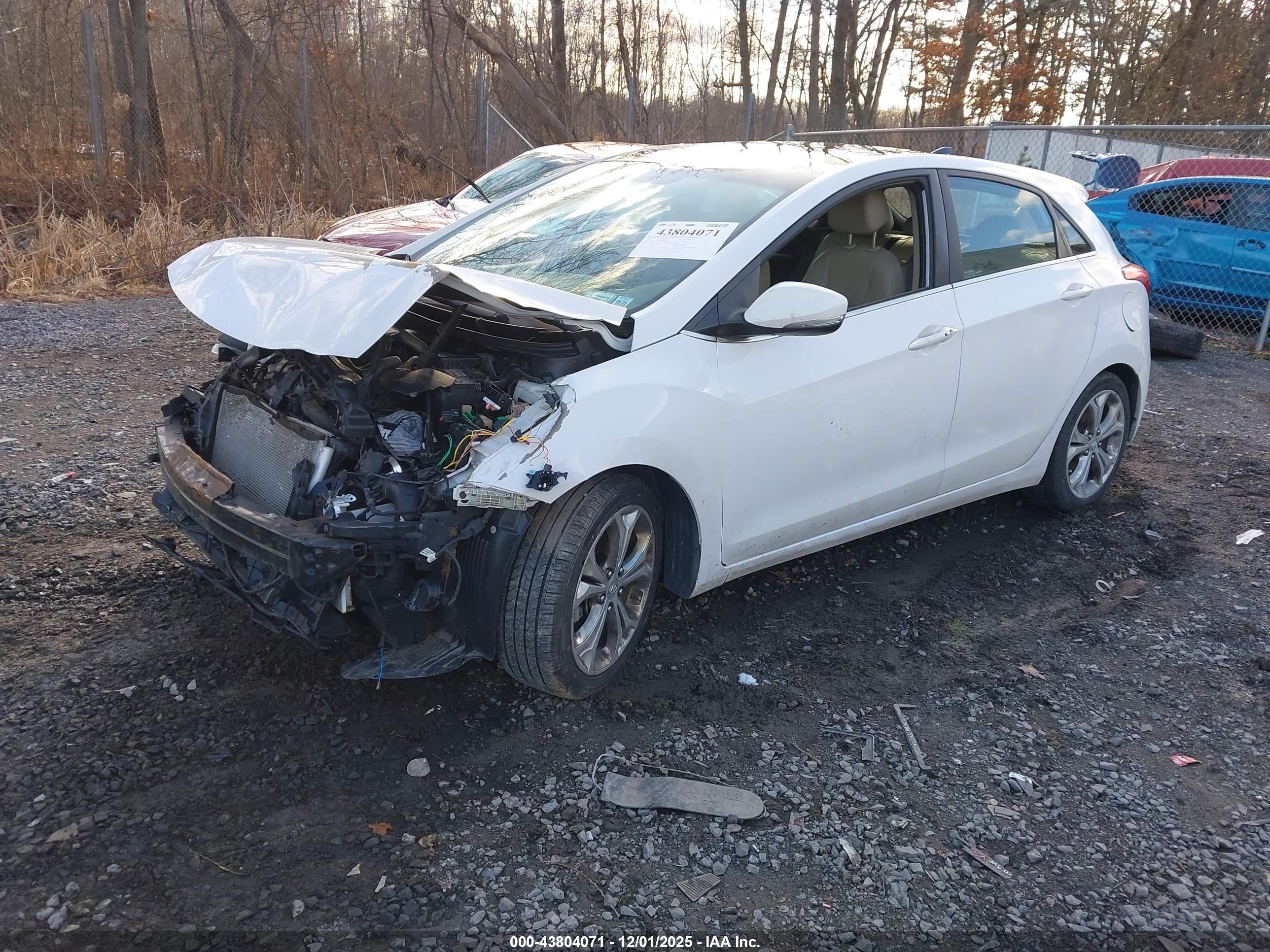 HYUNDAI ELANTRA image 2