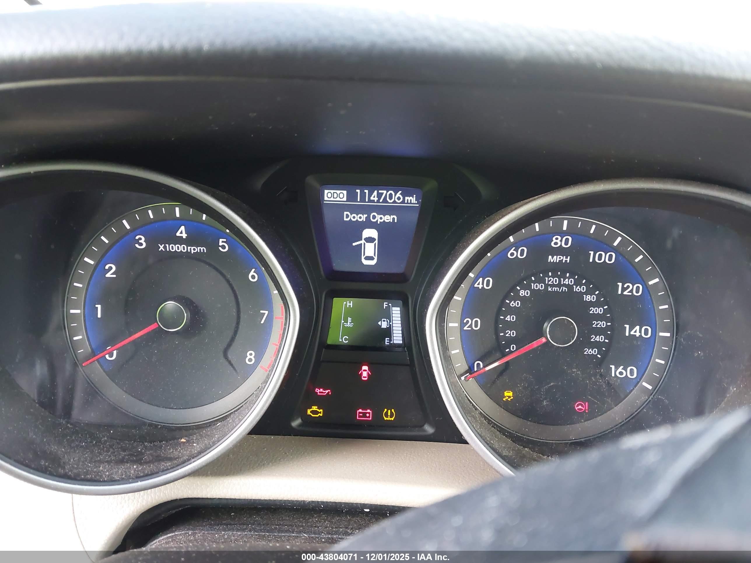 HYUNDAI ELANTRA image 7