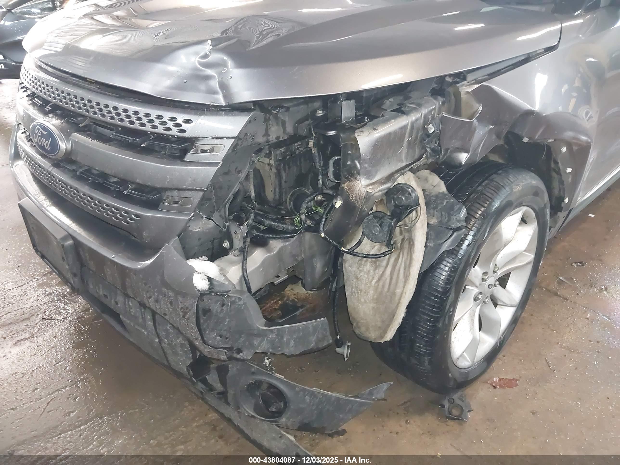 FORD EXPLORER image 6