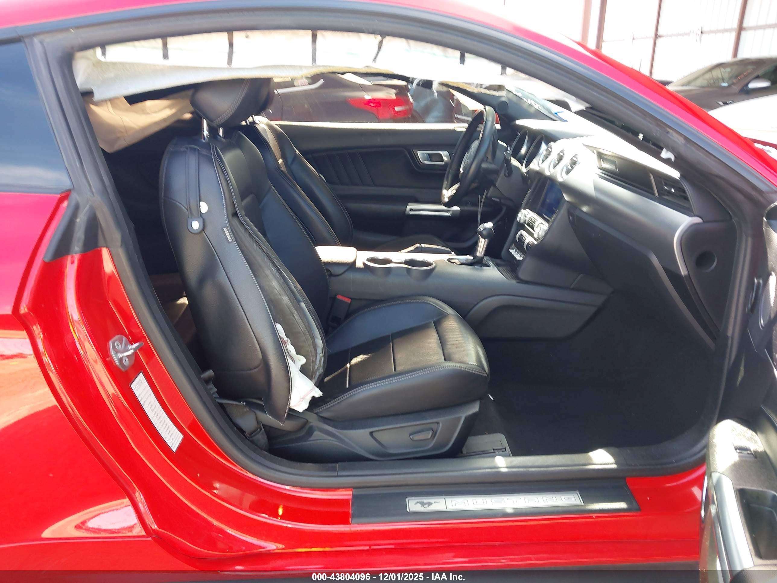 FORD MUSTANG image 5