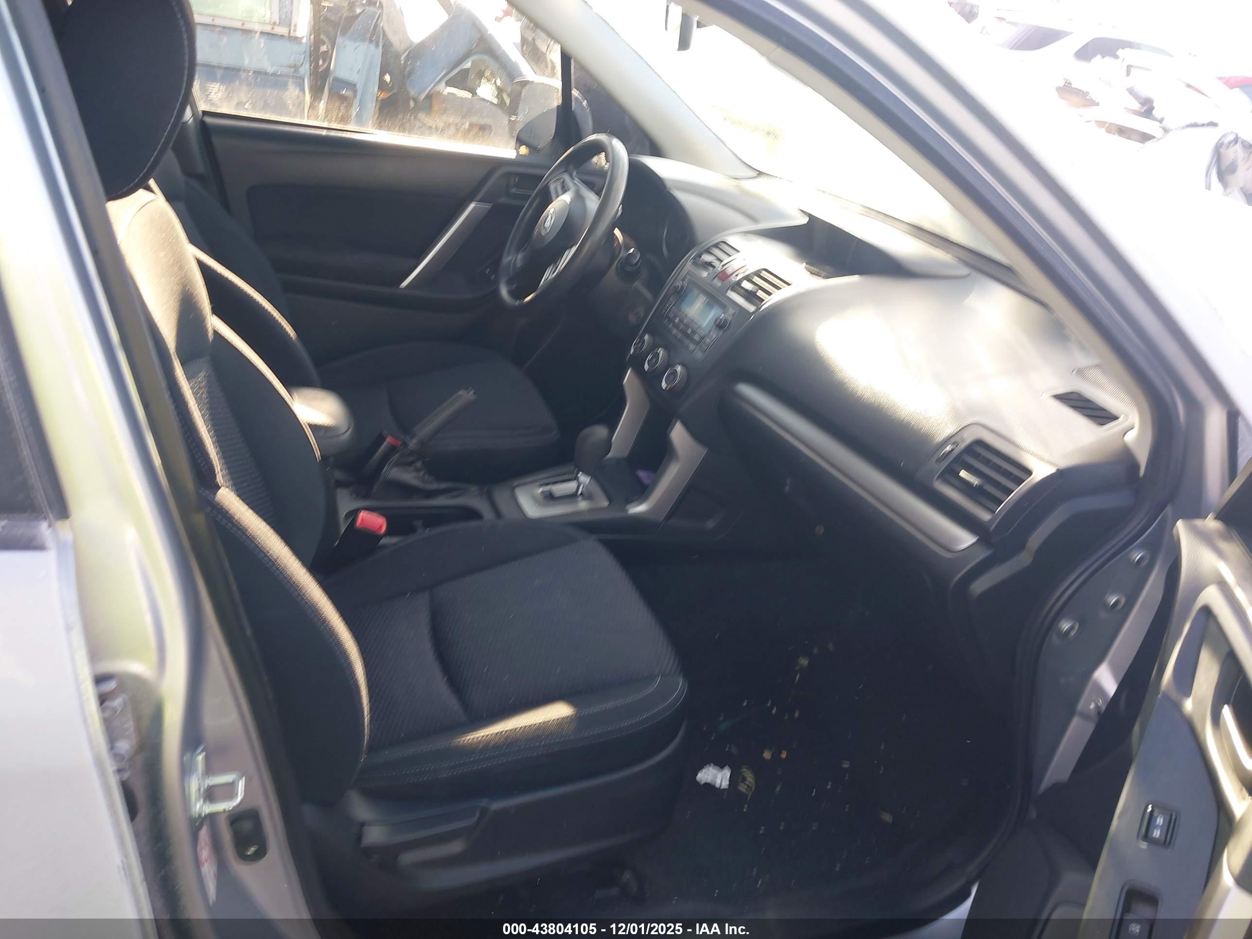 SUBARU FORESTER image 5