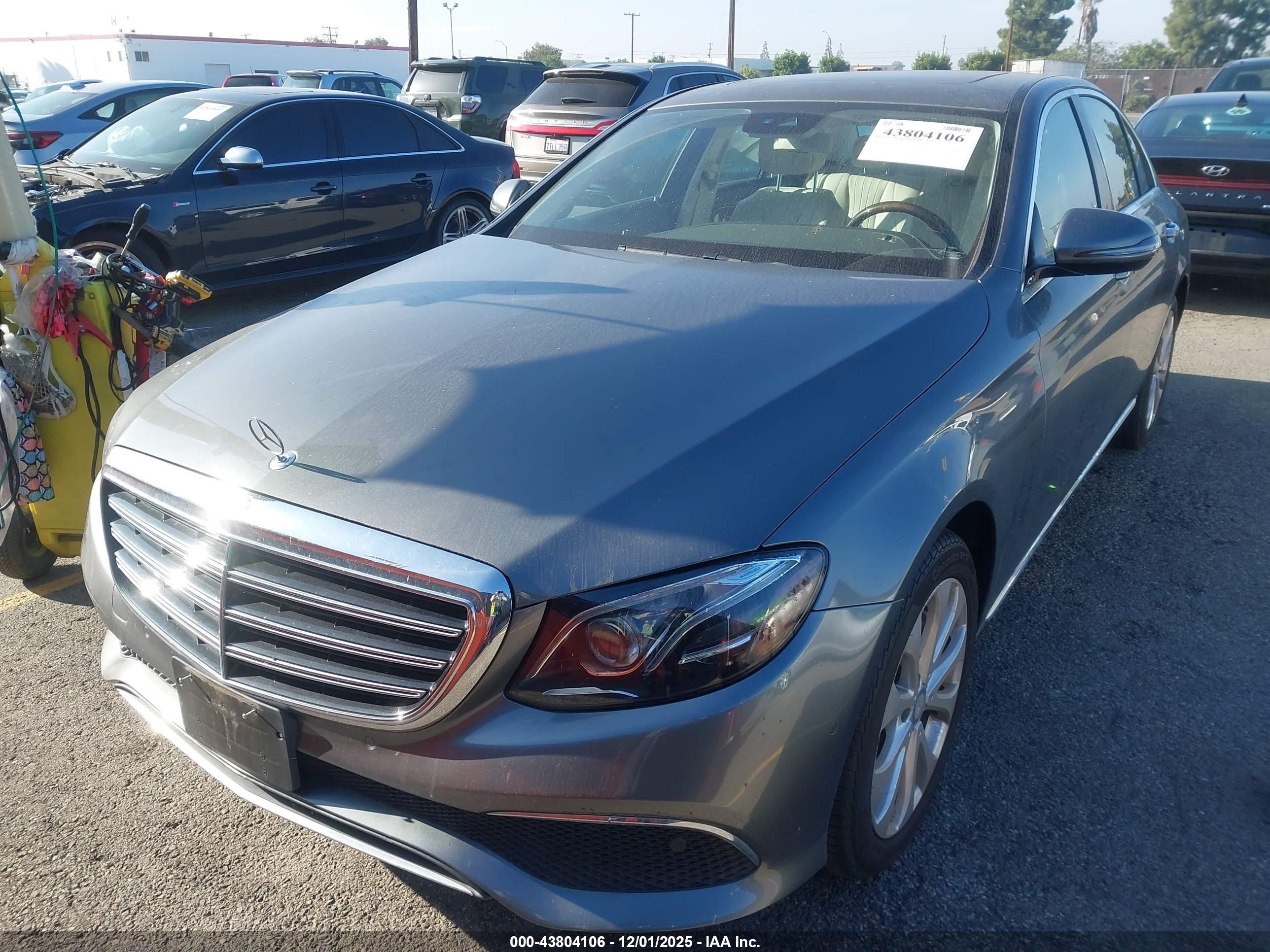 MERCEDES-BENZ E image 2