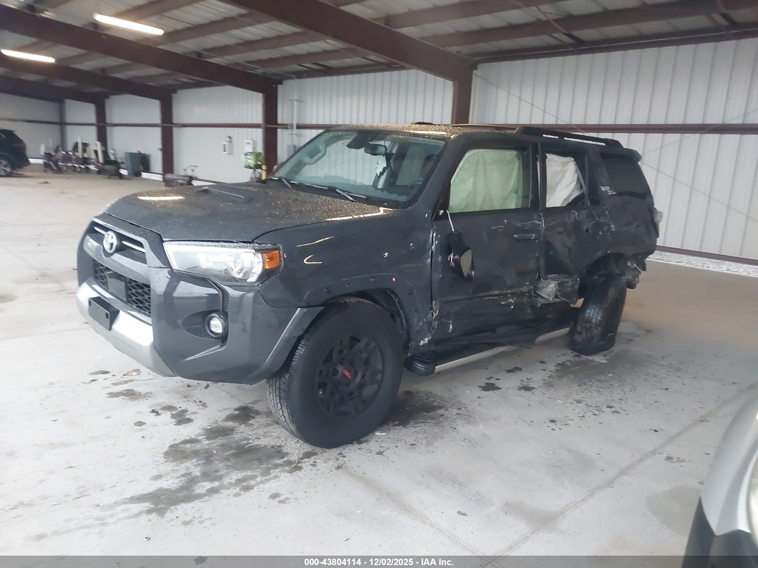 TOYOTA 4RUNNER image 2