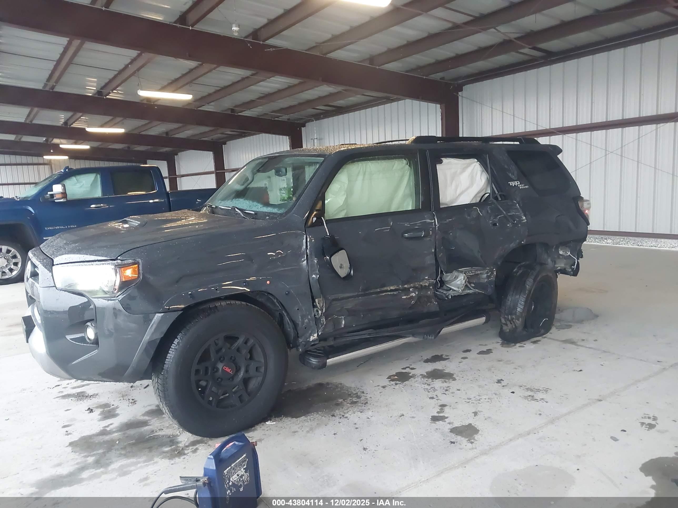 TOYOTA 4RUNNER image 6