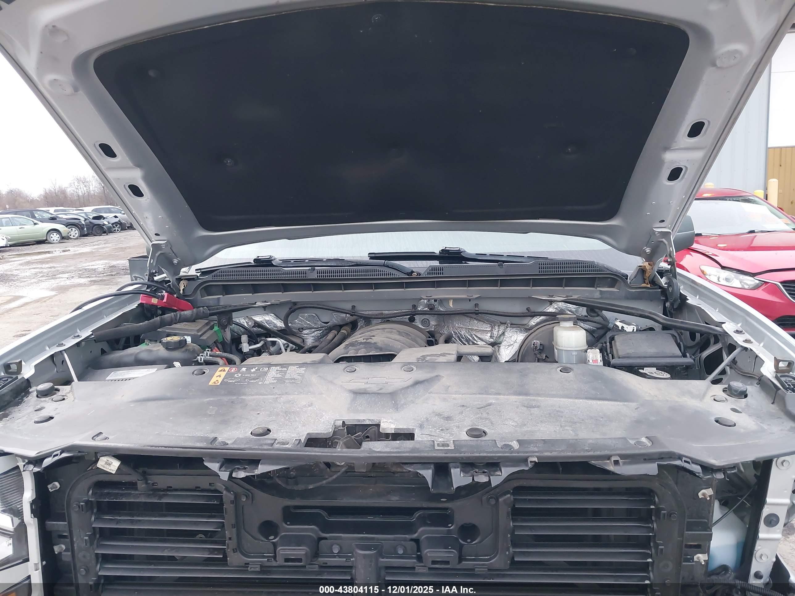 CHEVROLET SILVERADO image 10