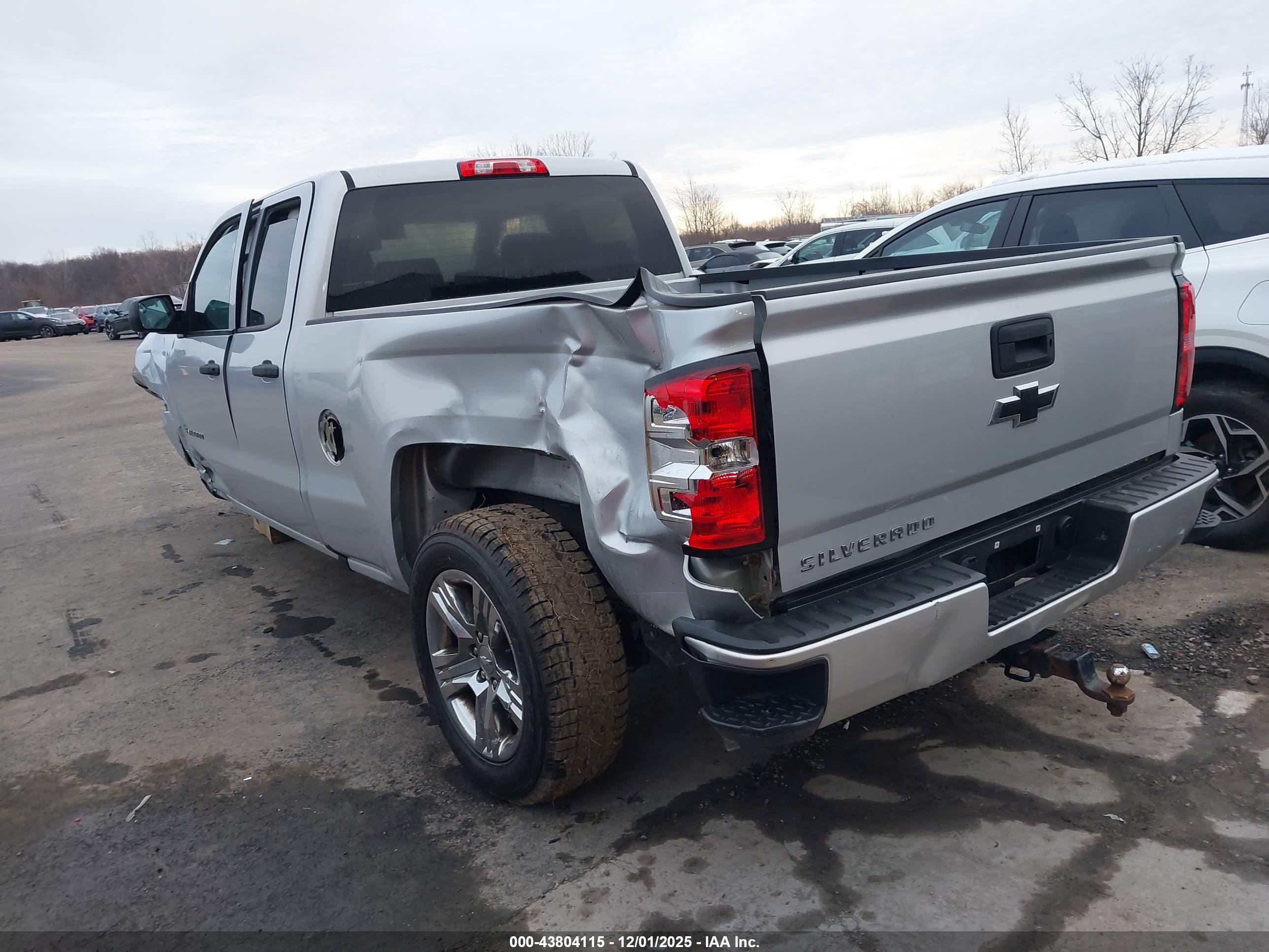 CHEVROLET SILVERADO image 3
