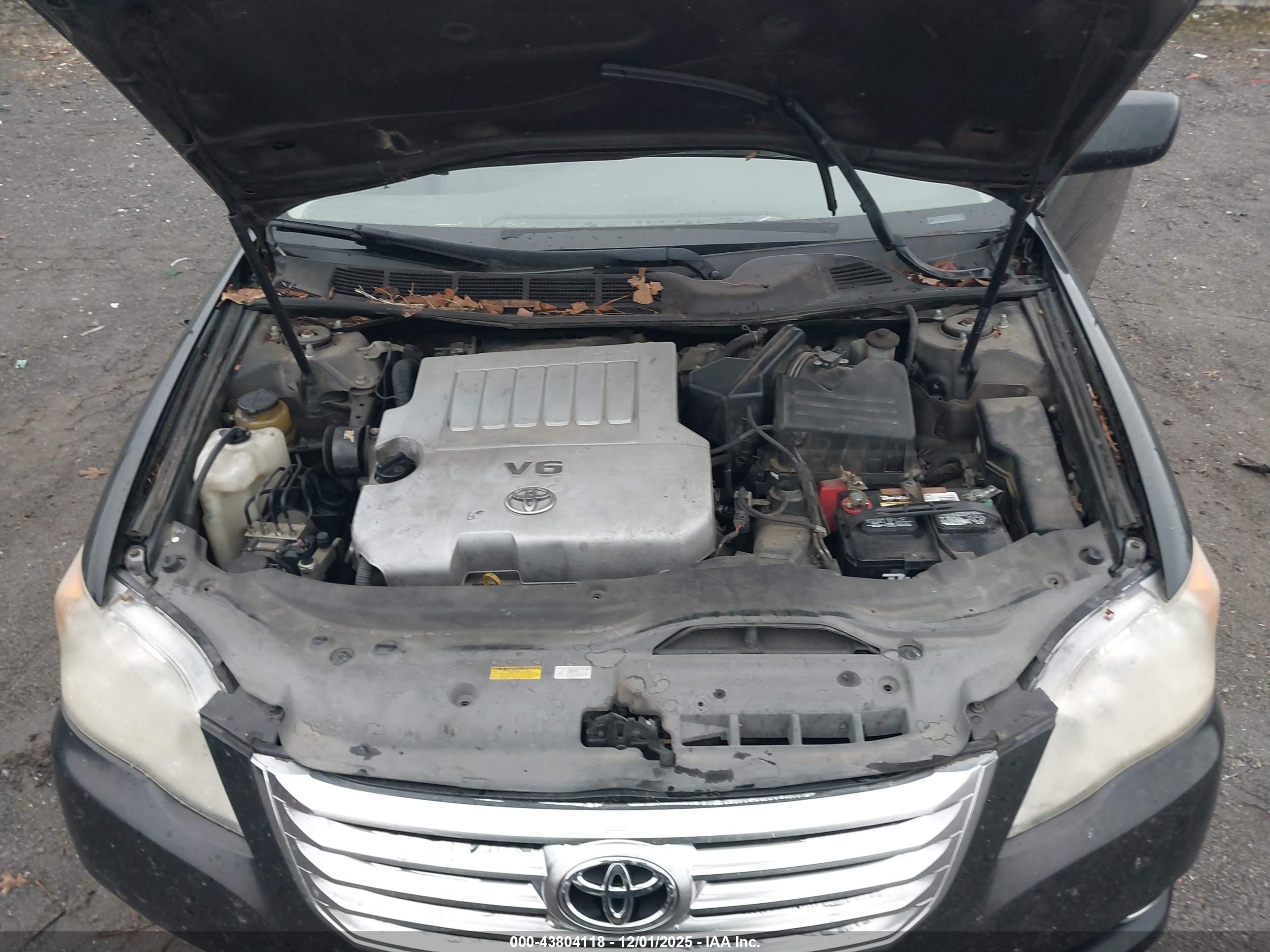 TOYOTA AVALON image 10