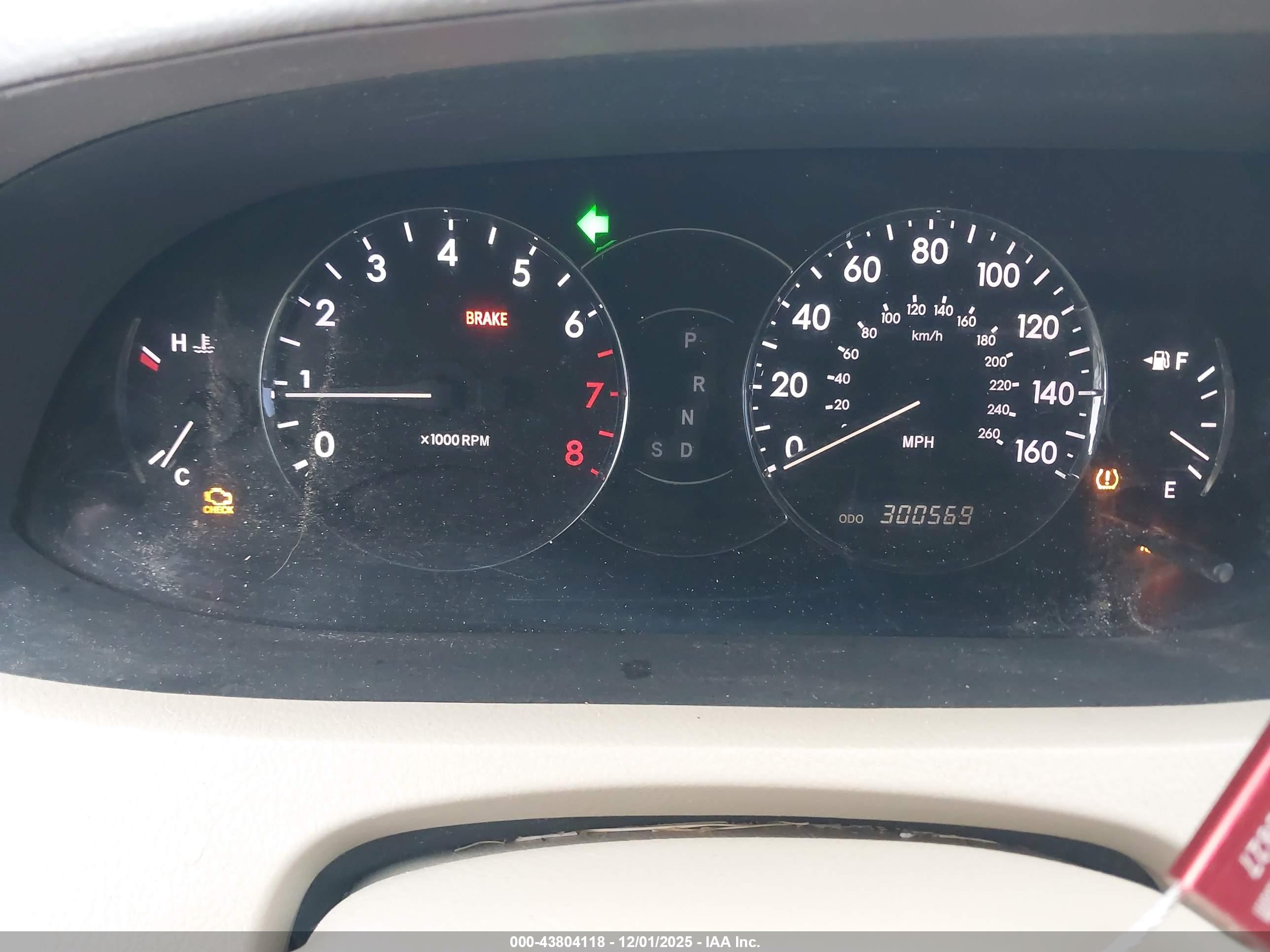 TOYOTA AVALON image 6