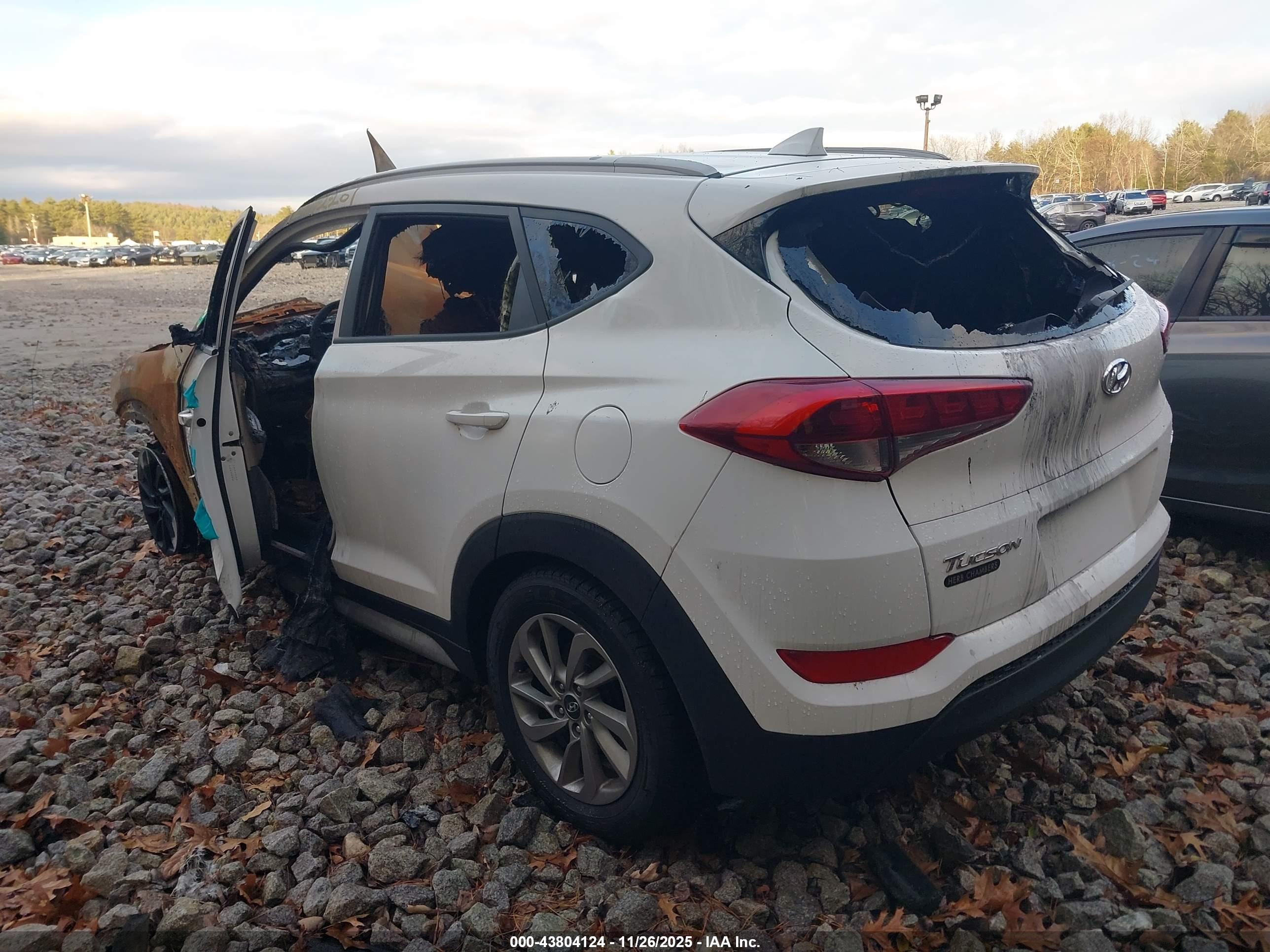 HYUNDAI TUCSON image 3