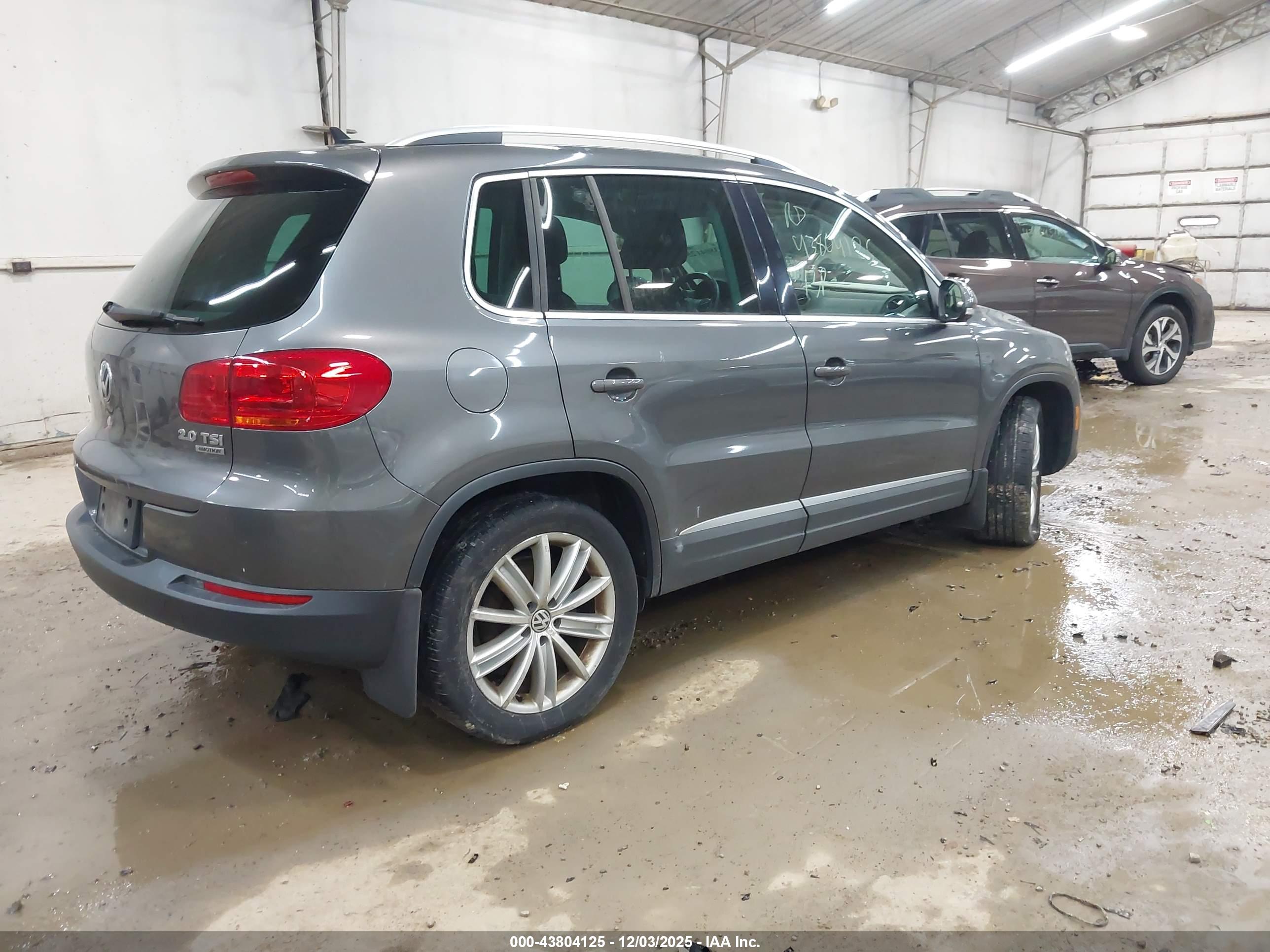 VOLKSWAGEN TIGUAN image 4
