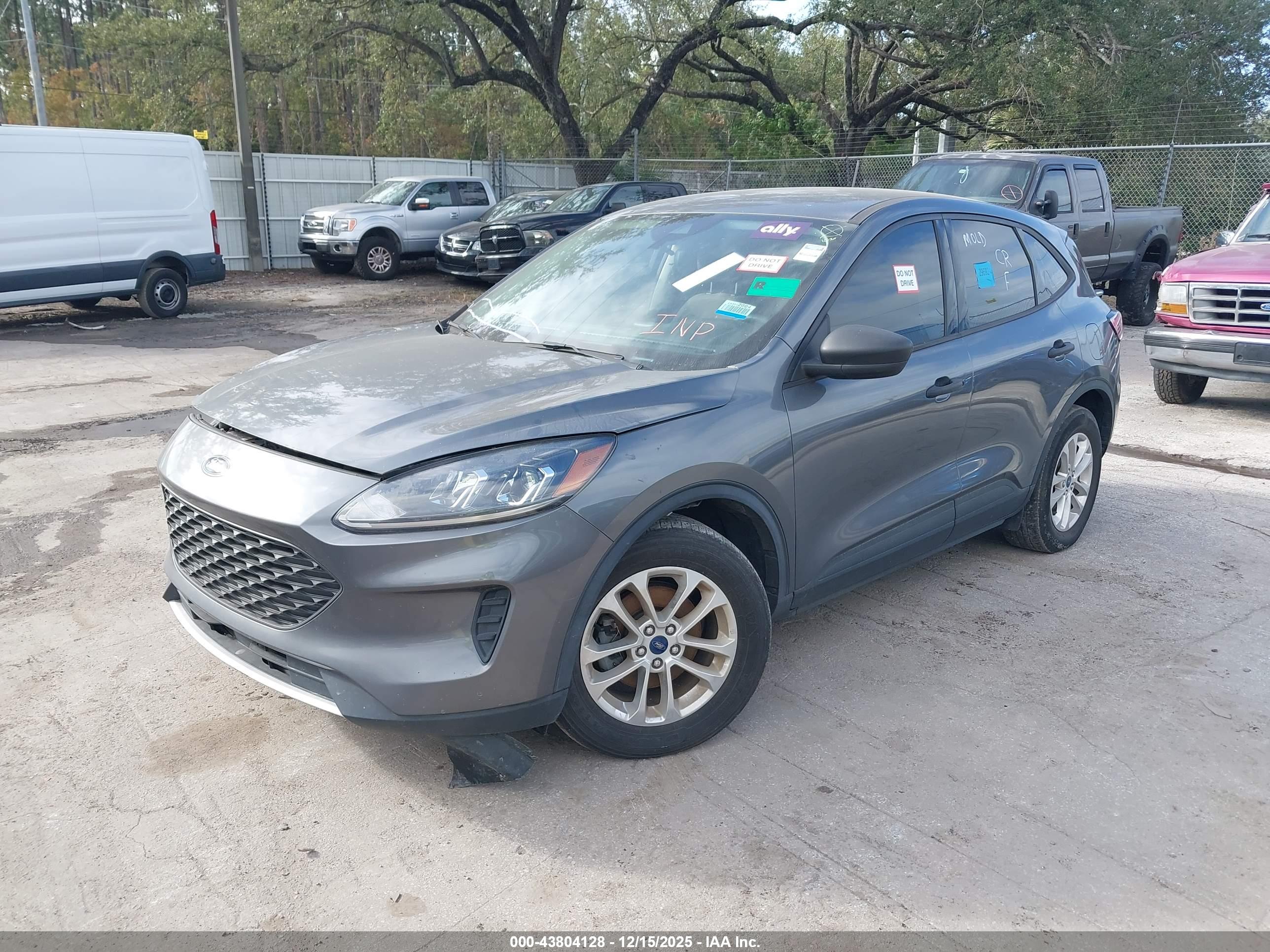 FORD ESCAPE image 2