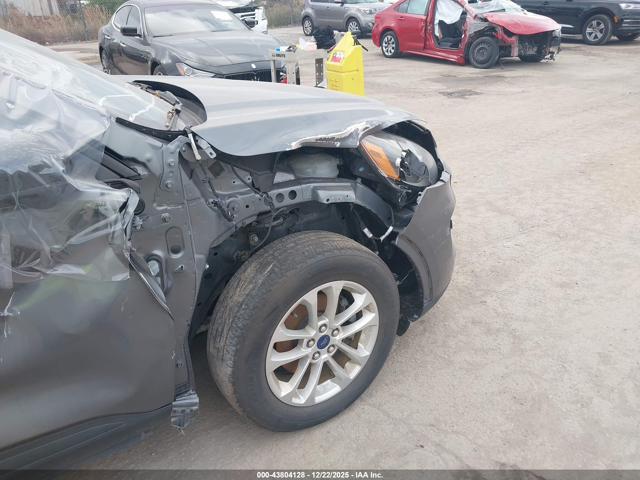 FORD ESCAPE image 6