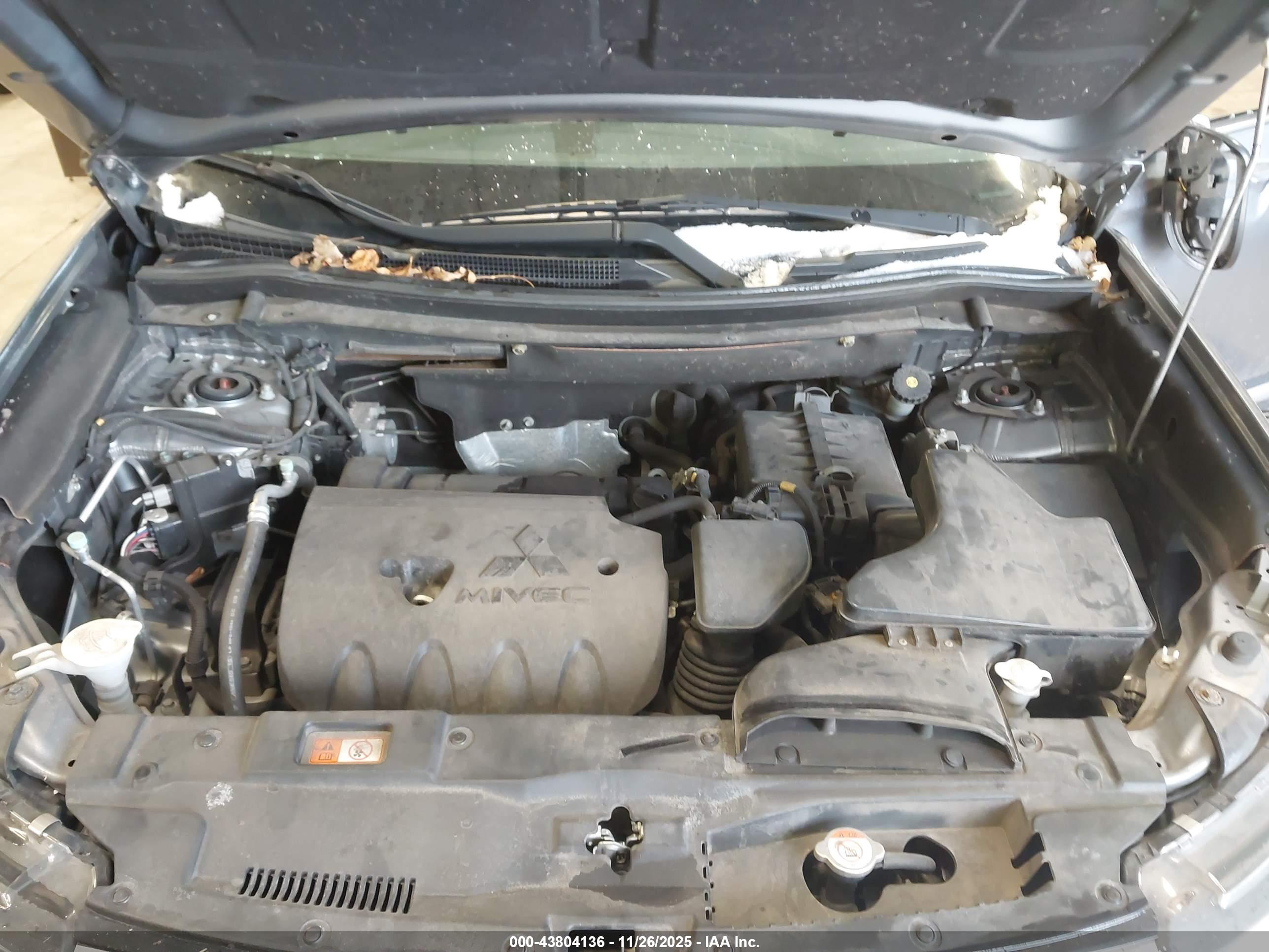 MITSUBISHI OUTLANDER image 10
