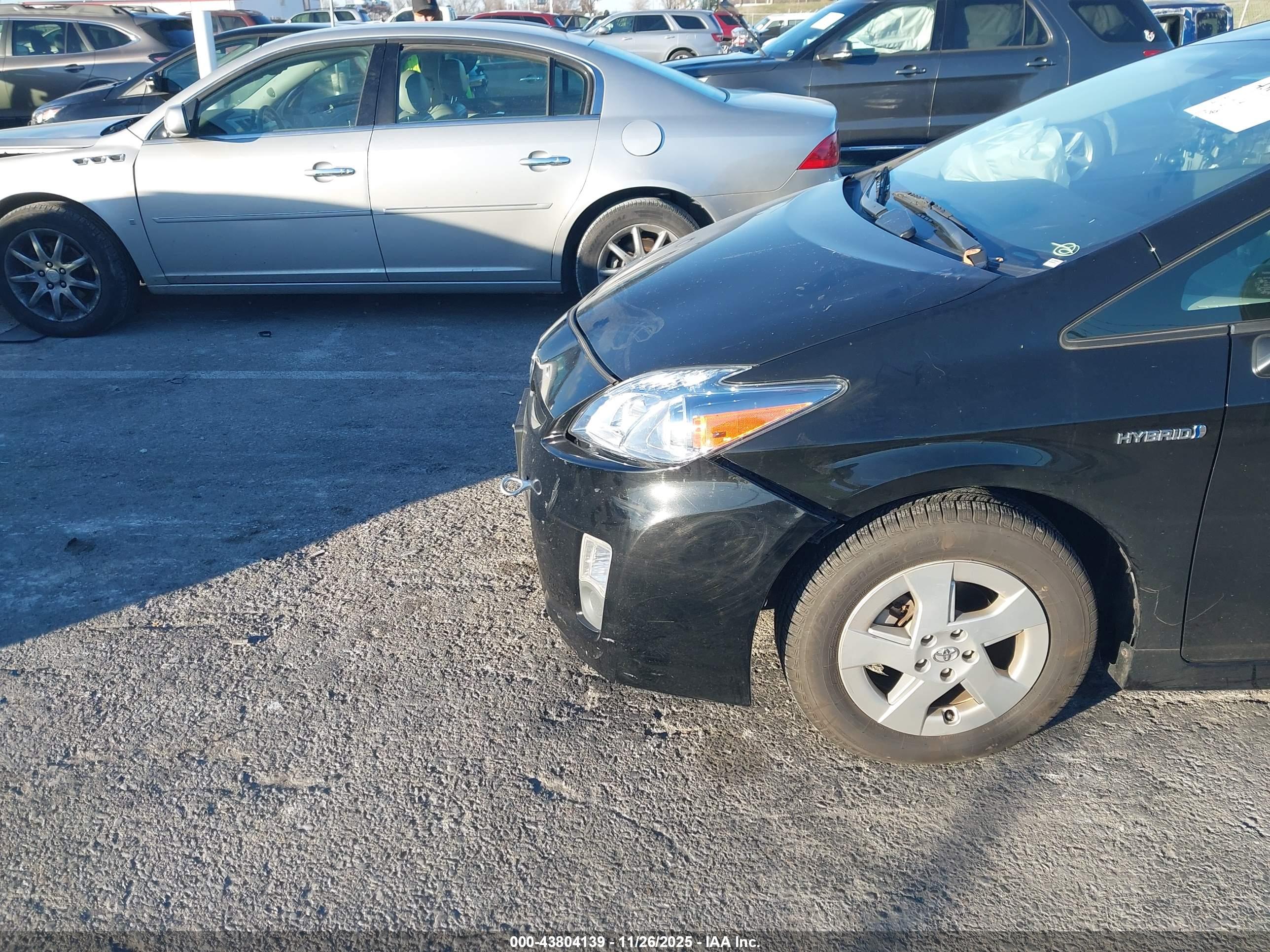 TOYOTA PRIUS image 6
