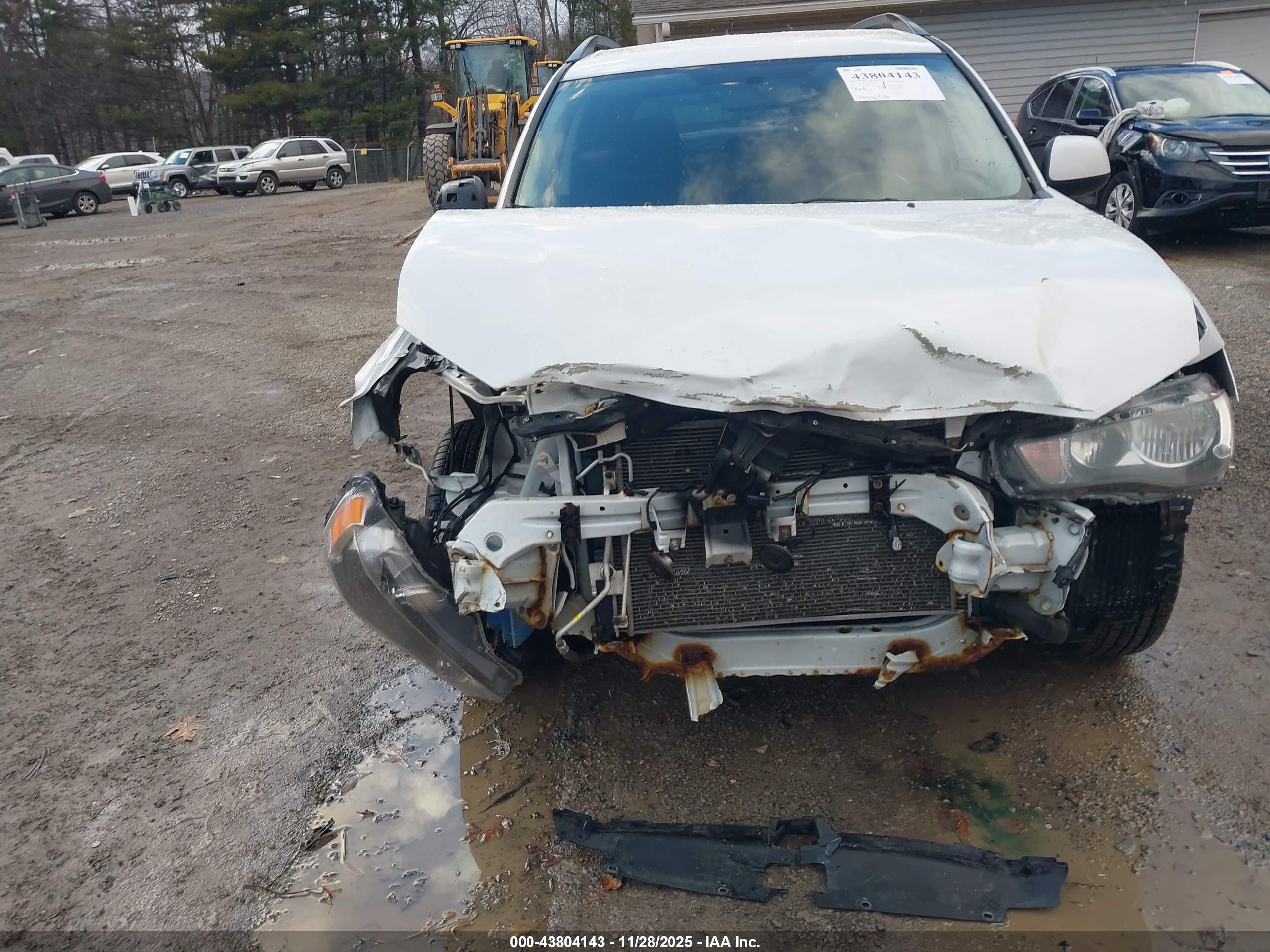 MITSUBISHI OUTLANDER image 6
