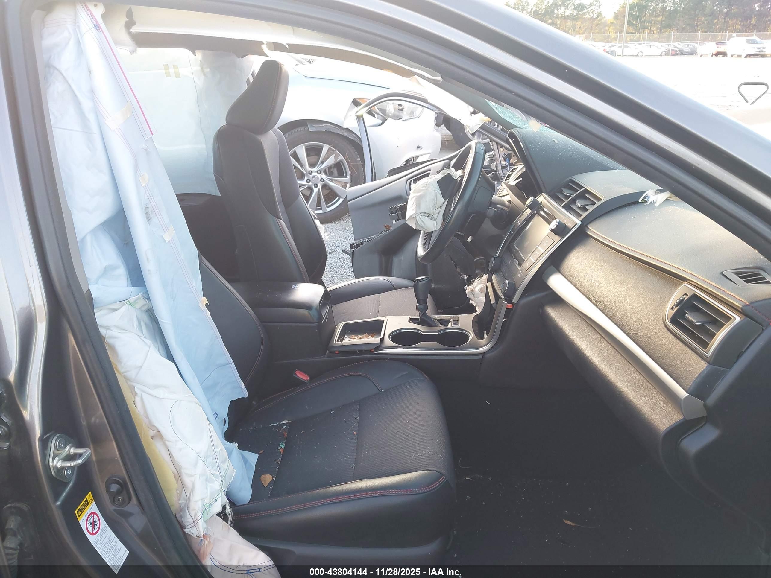 TOYOTA CAMRY image 5