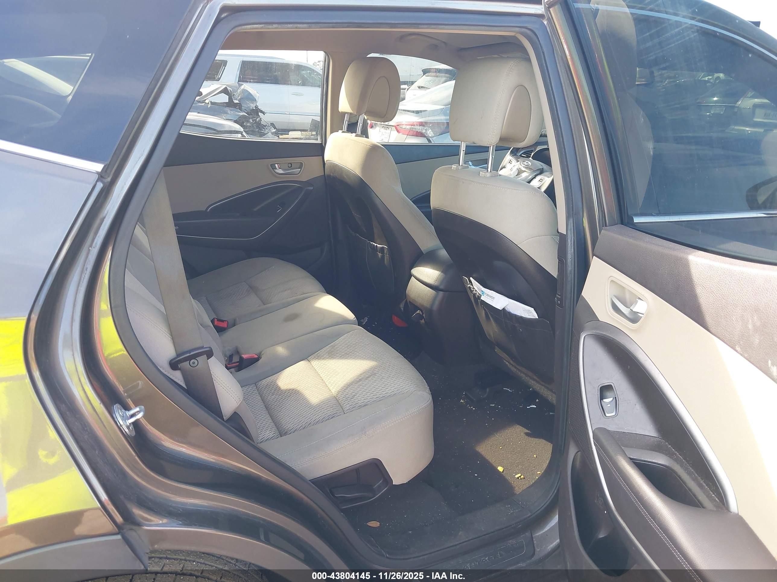 HYUNDAI SANTA image 8