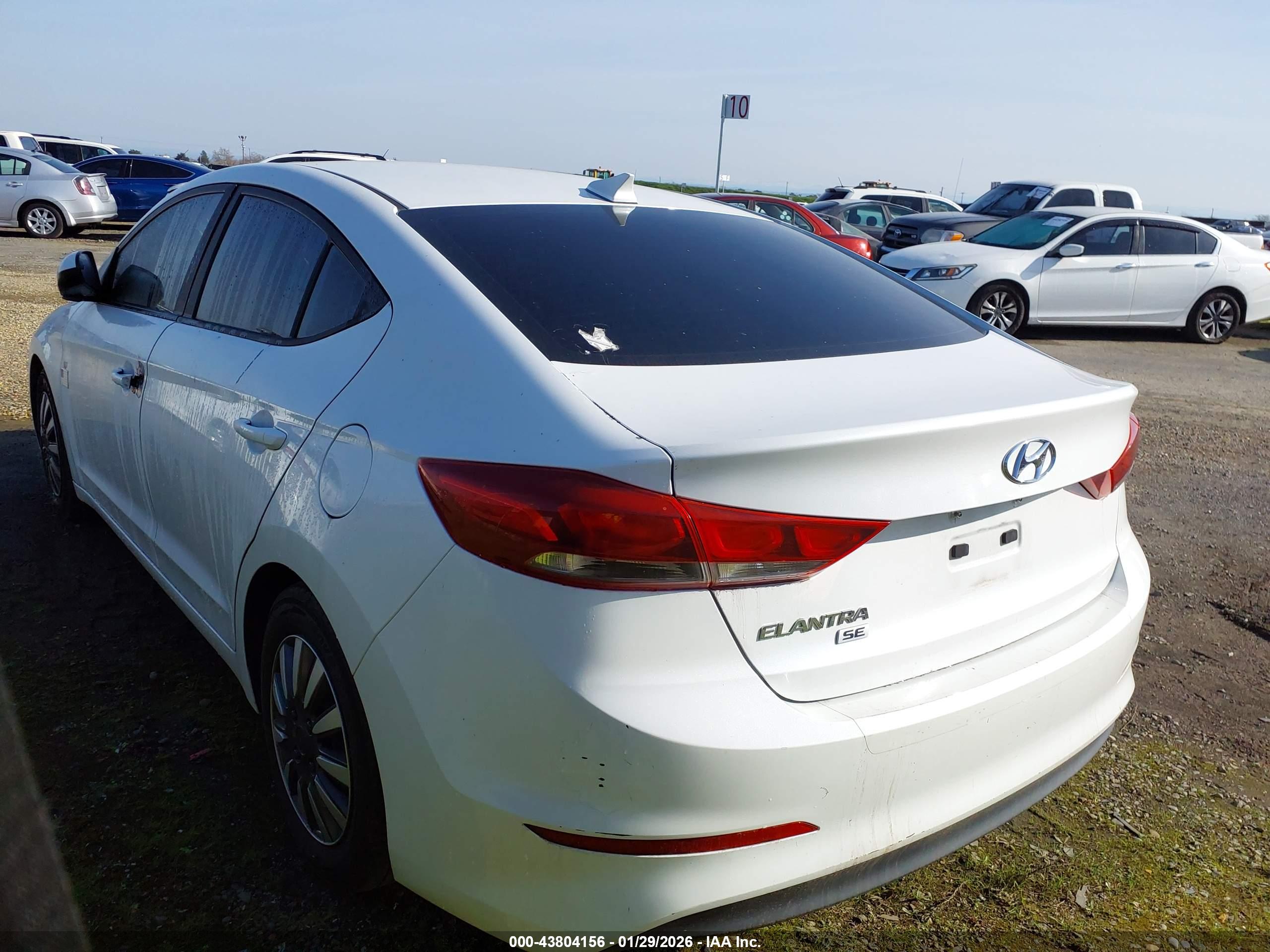 HYUNDAI ELANTRA image 3
