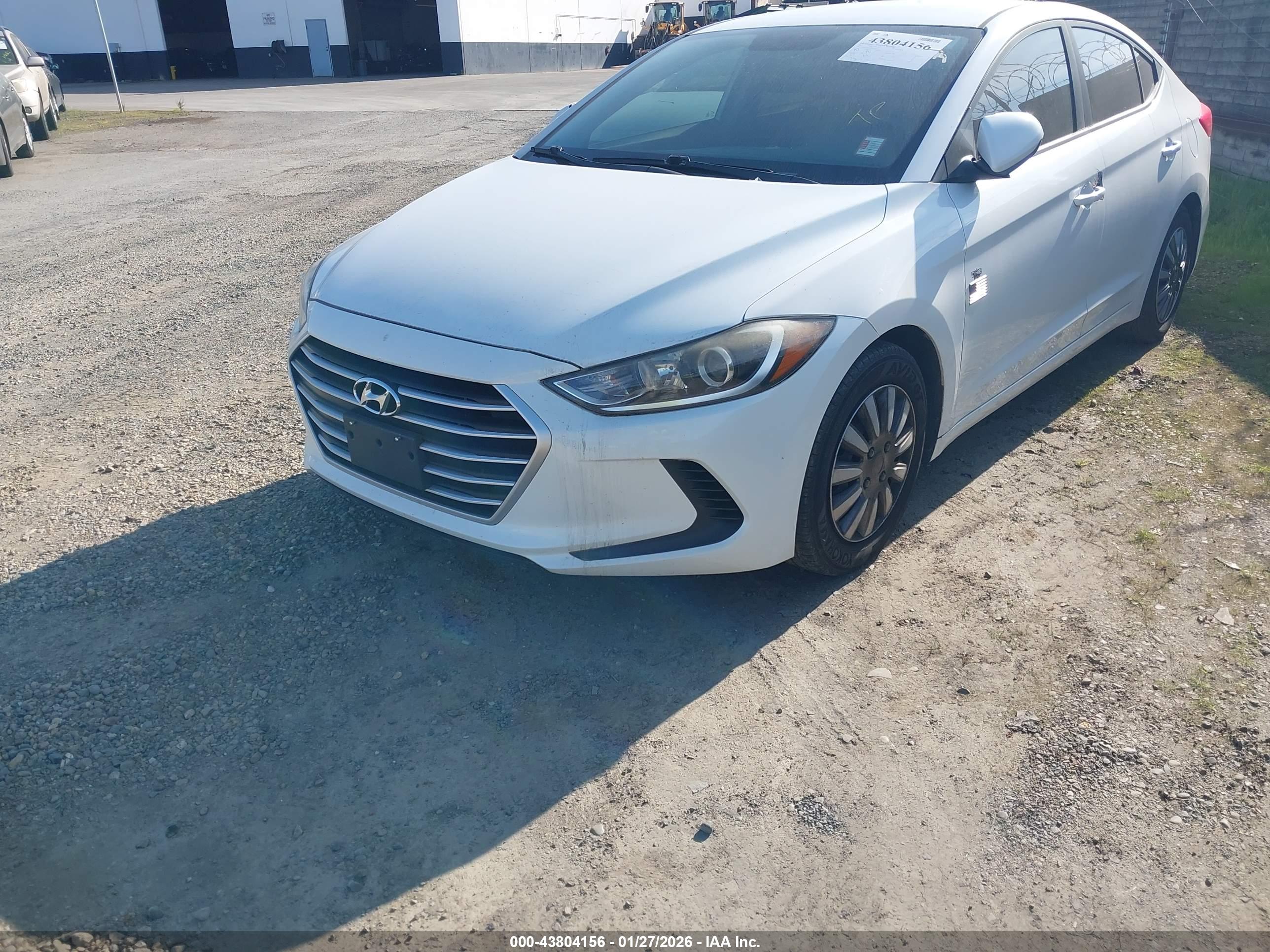 HYUNDAI ELANTRA image 6