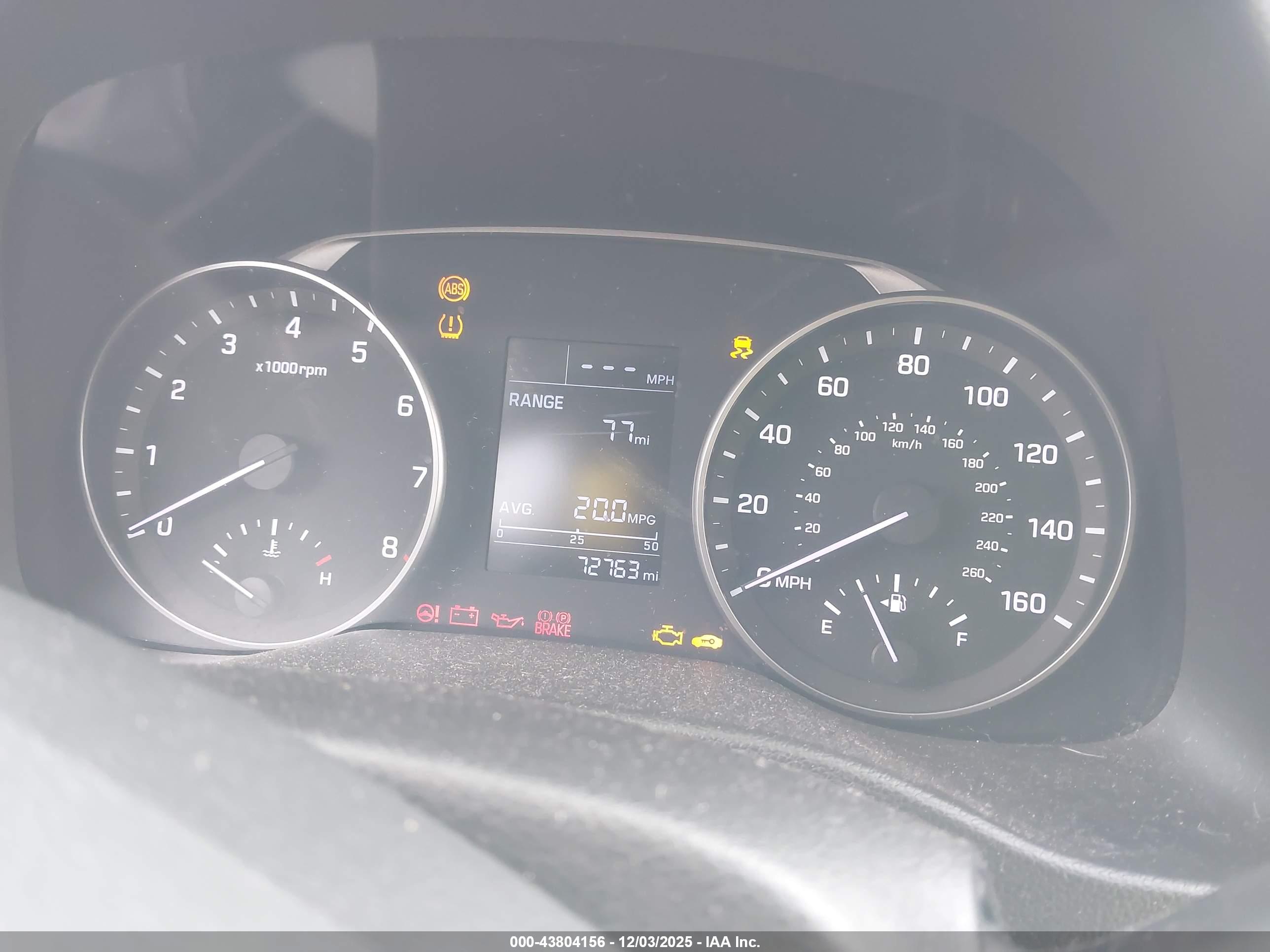 HYUNDAI ELANTRA image 7