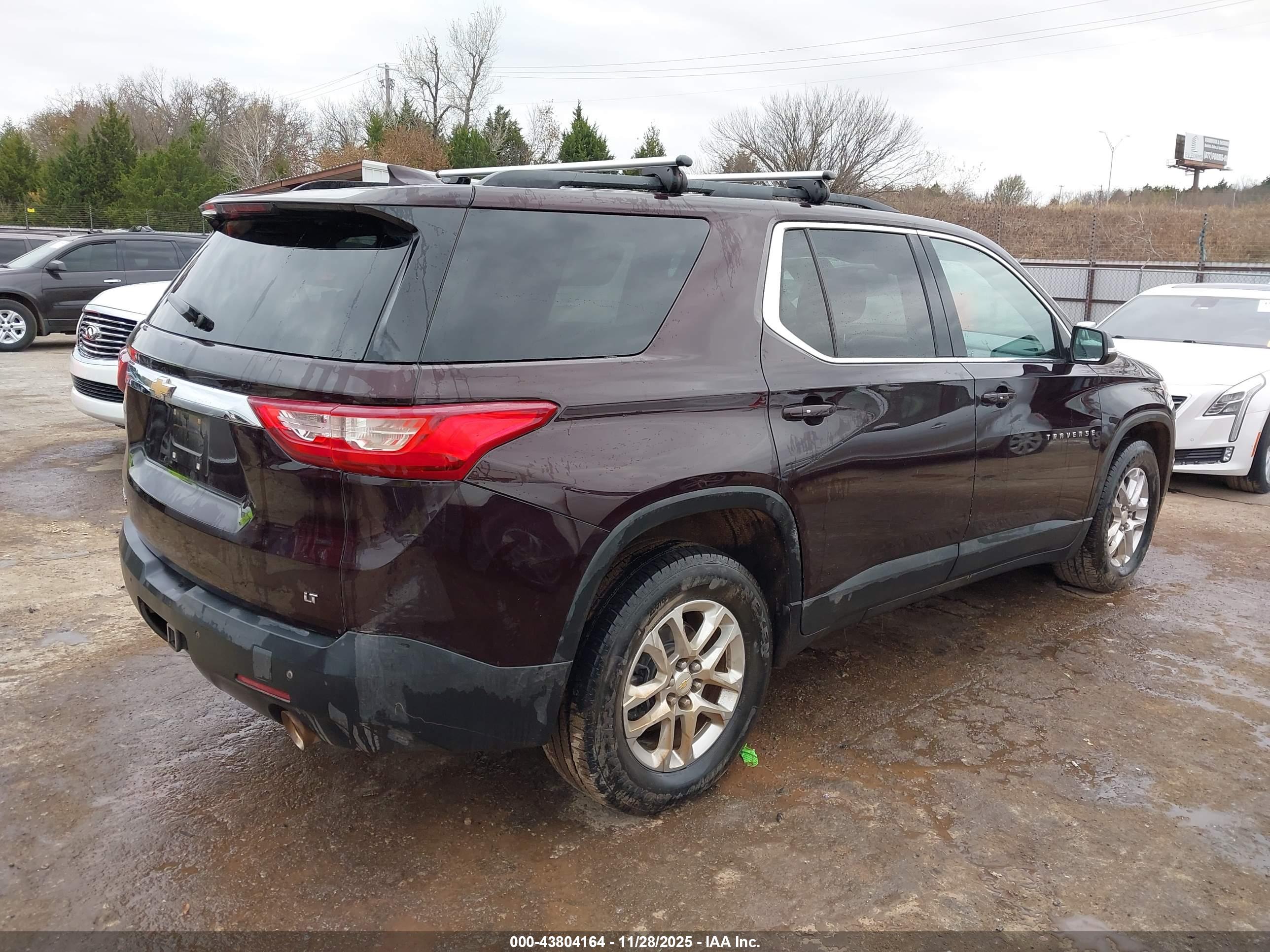 CHEVROLET TRAVERSE image 4