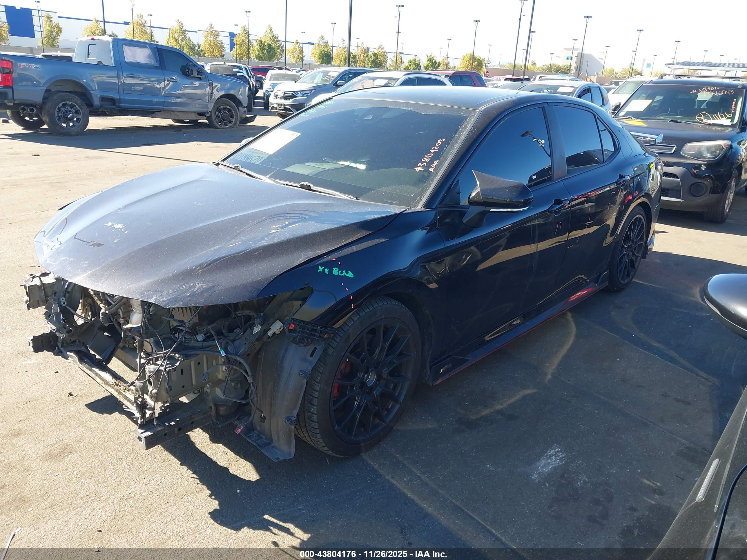 TOYOTA CAMRY image 2