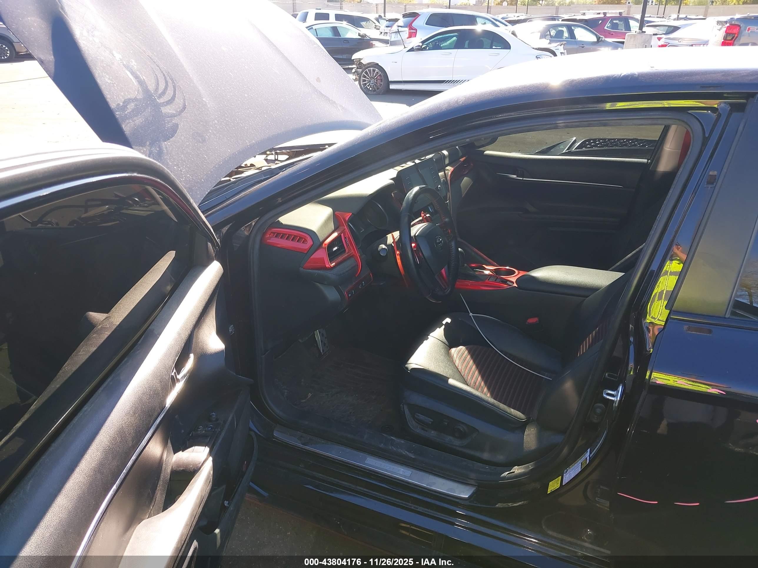 TOYOTA CAMRY image 5