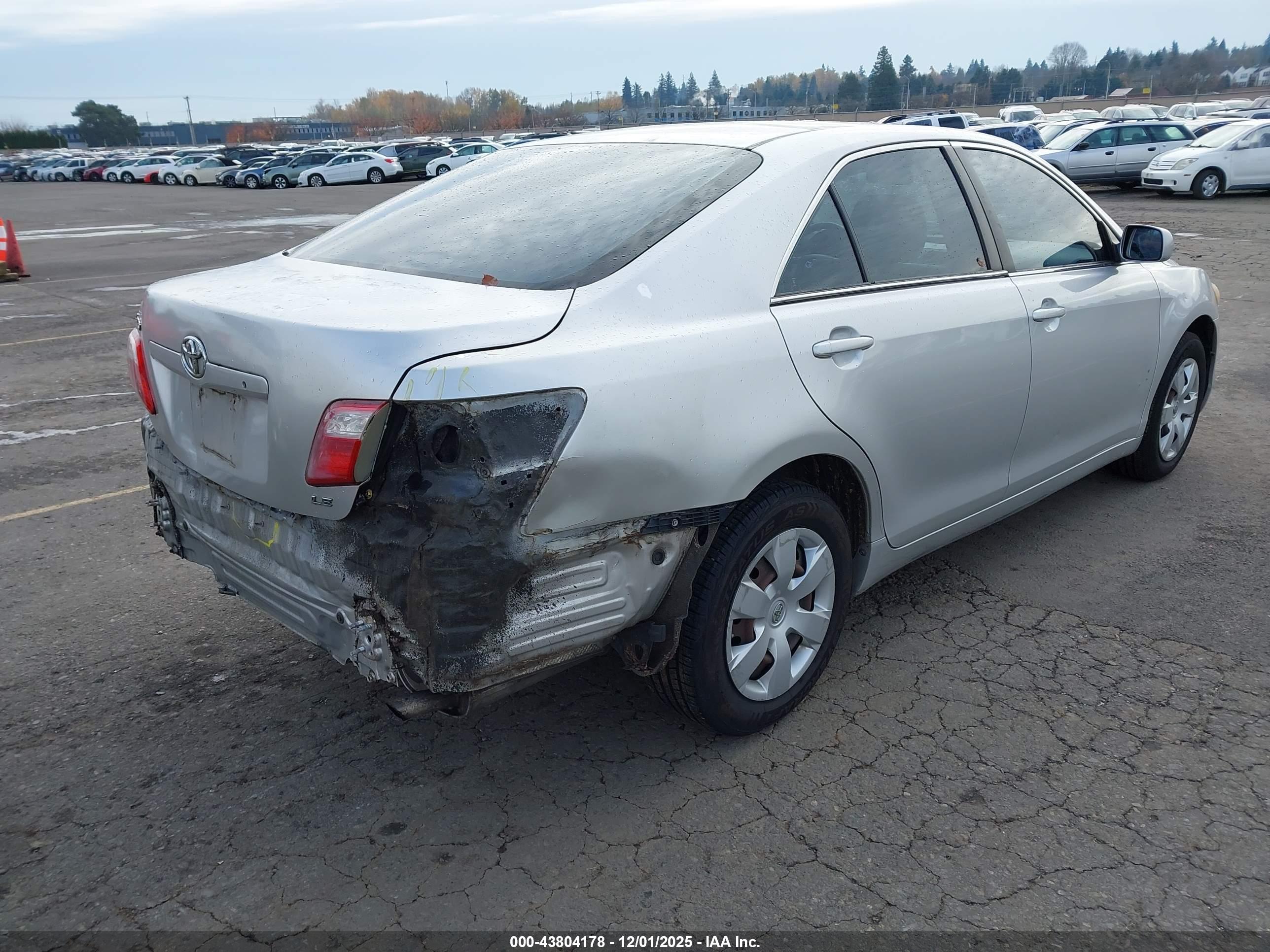 TOYOTA CAMRY image 4
