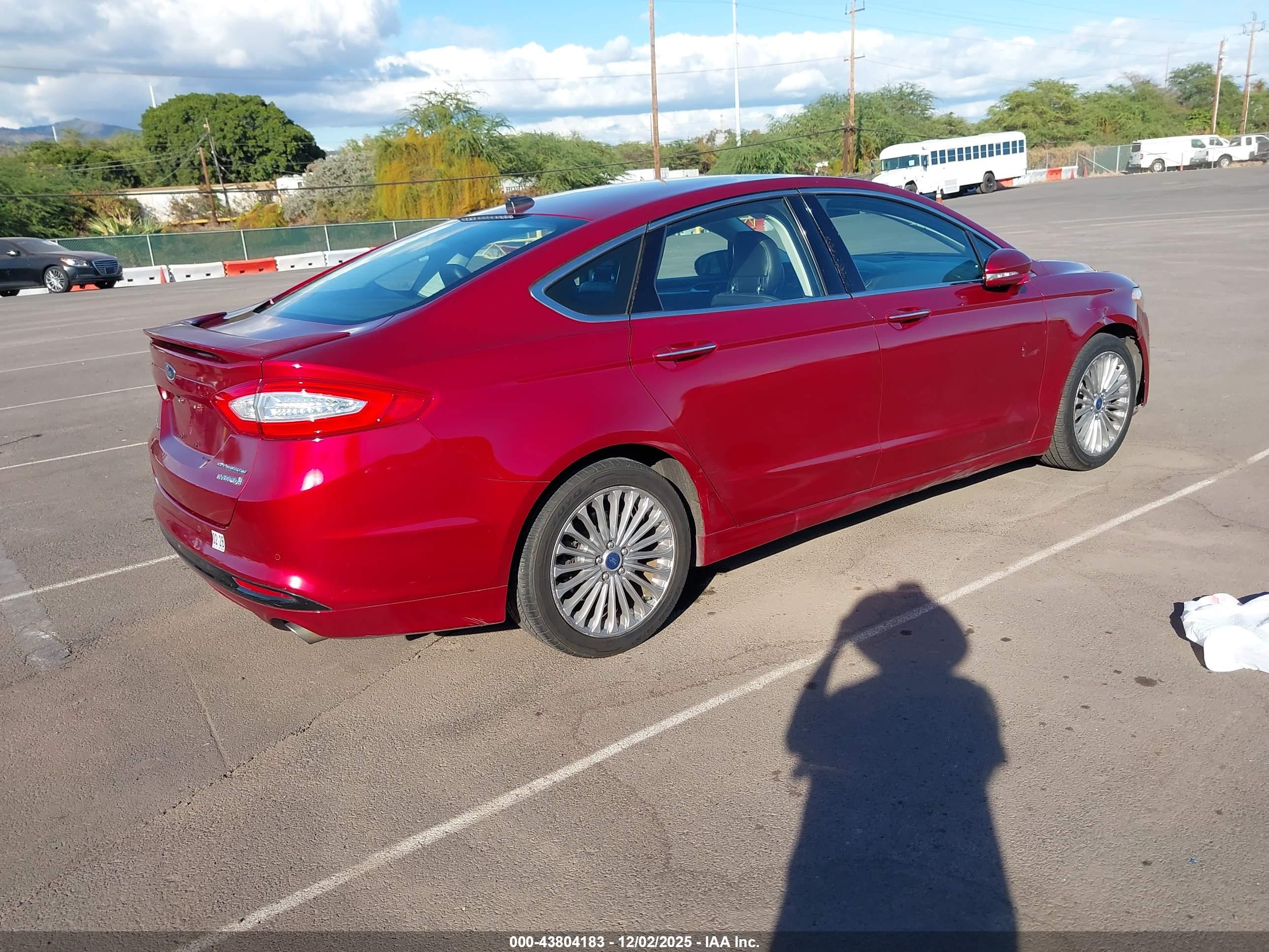 FORD FUSION image 4