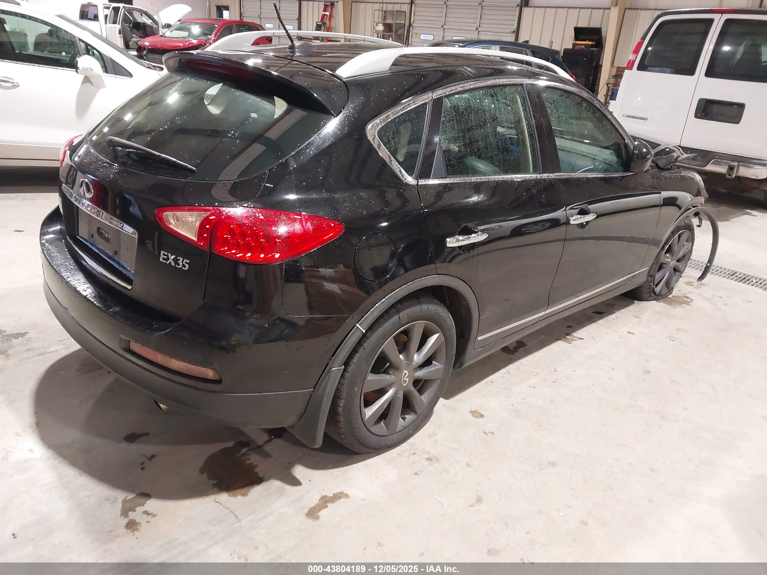 INFINITI EX35 image 4