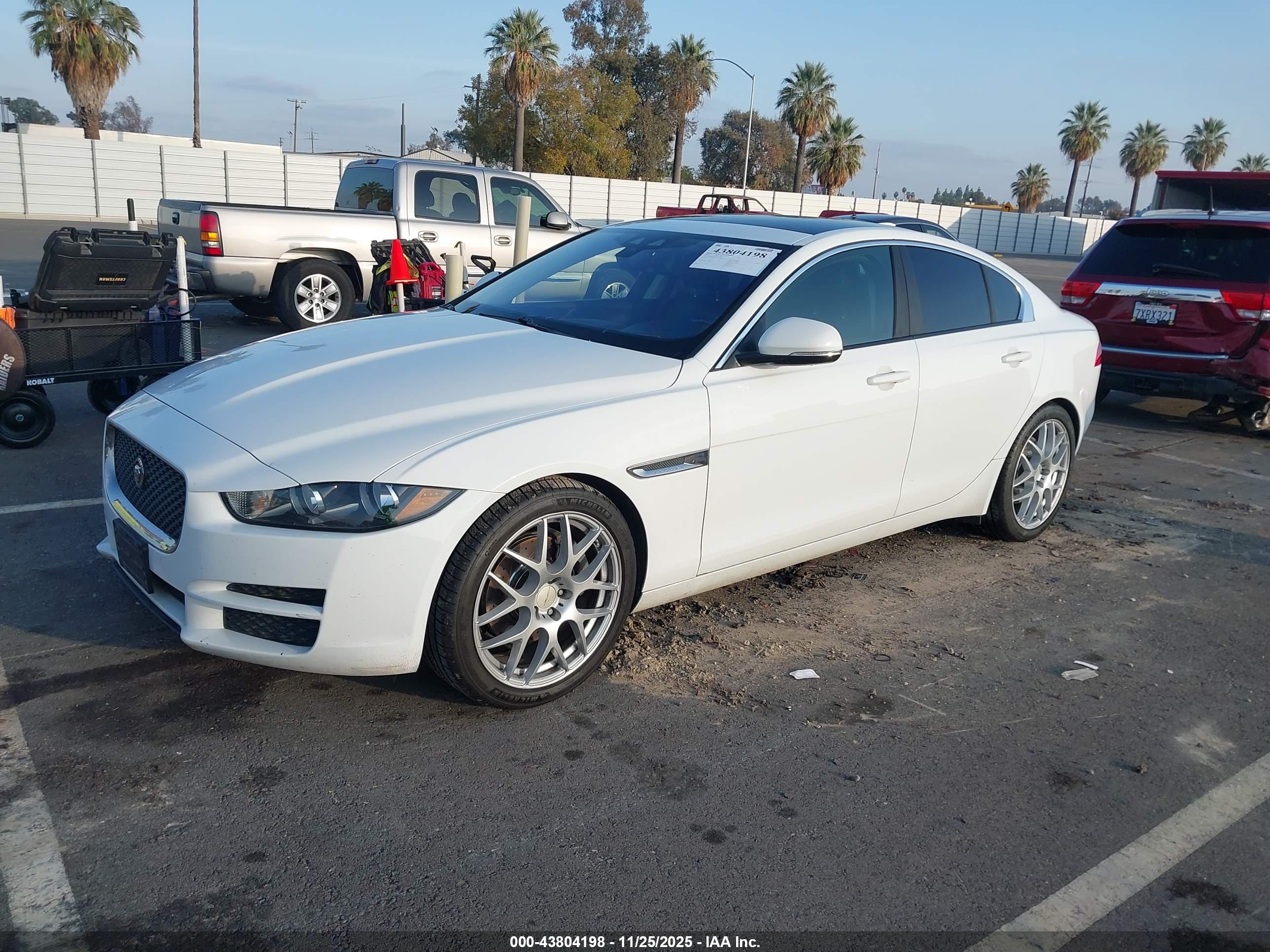 JAGUAR XE image 2