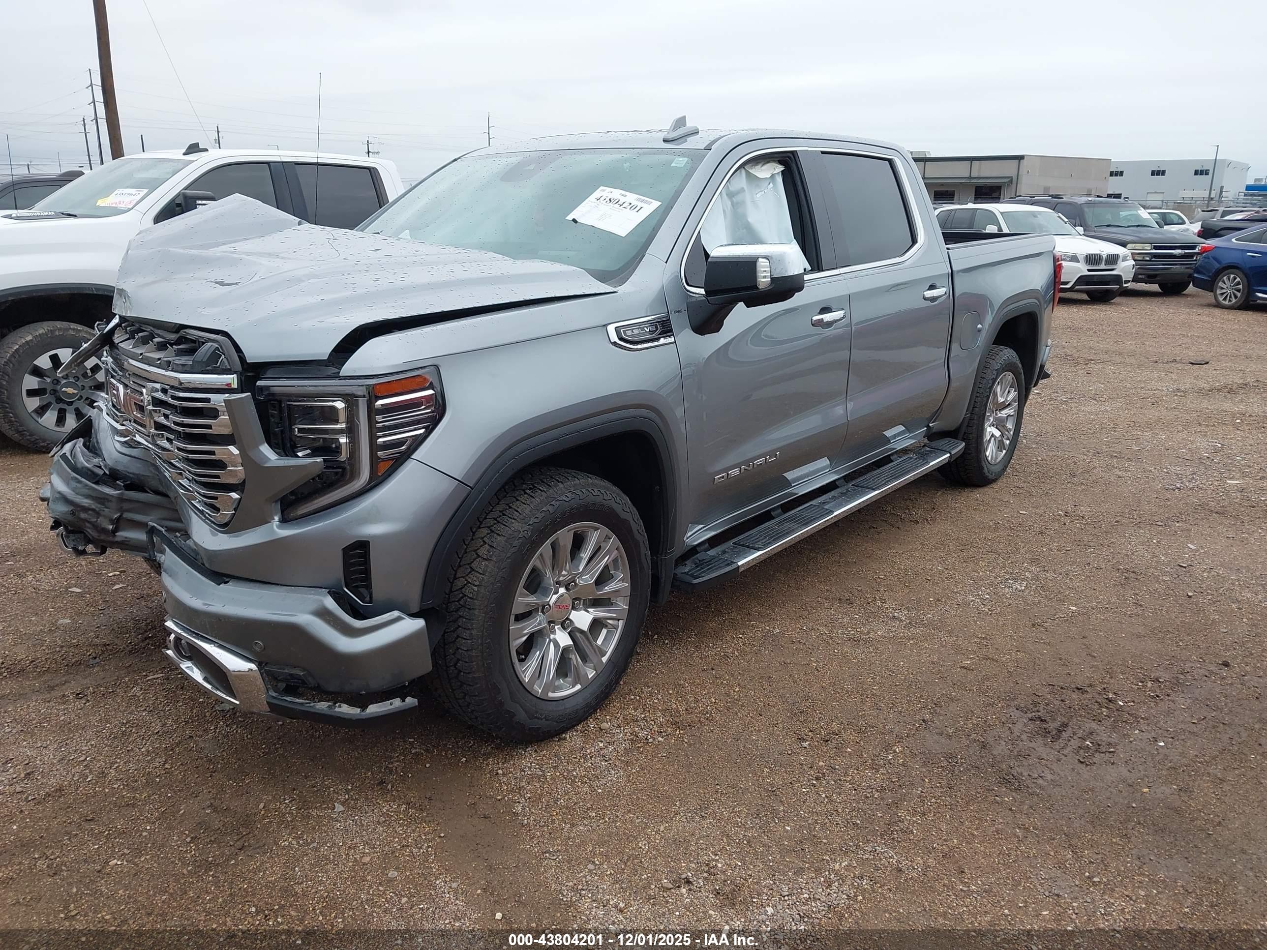 GMC SIERRA image 2