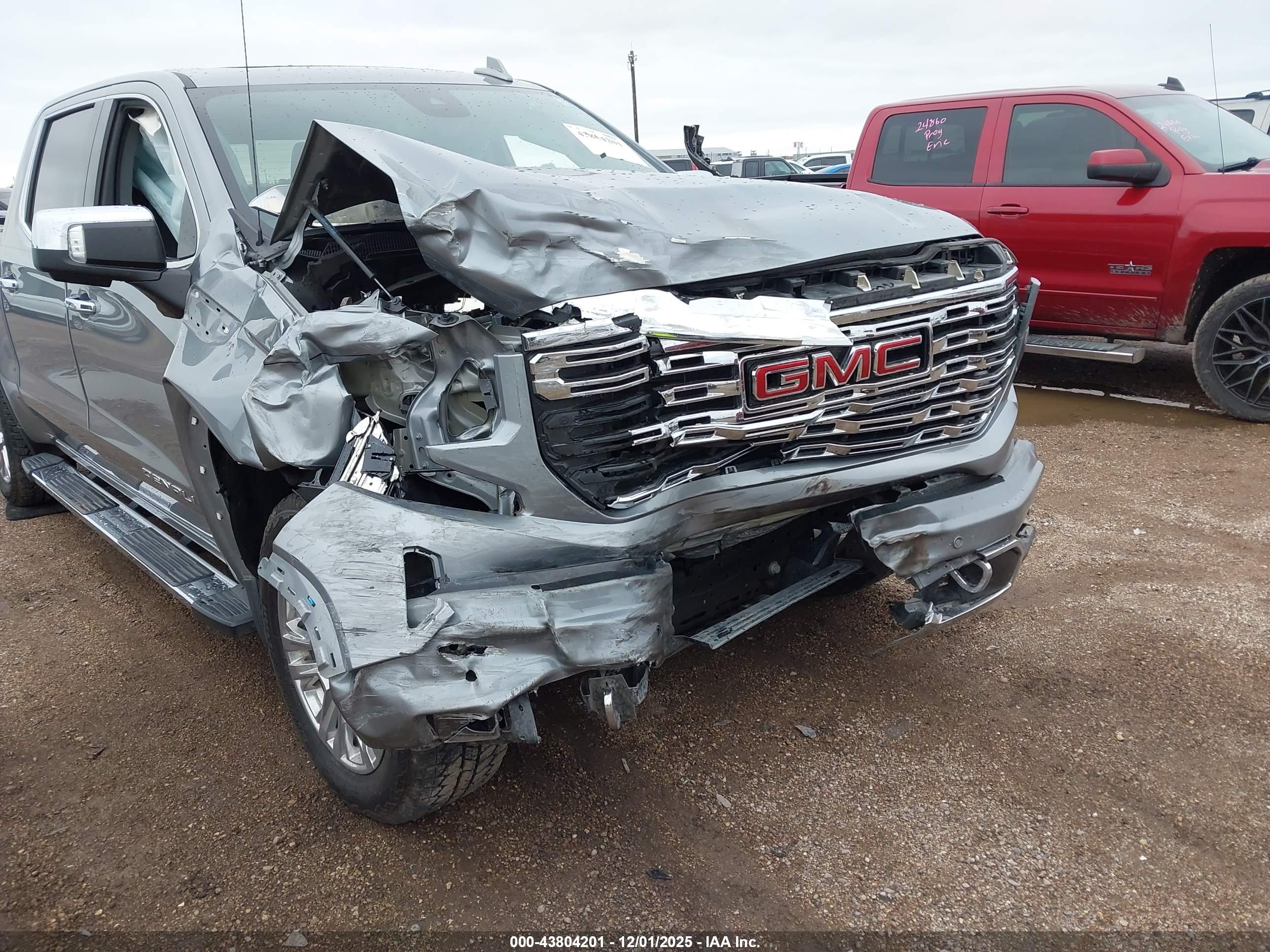 GMC SIERRA image 6