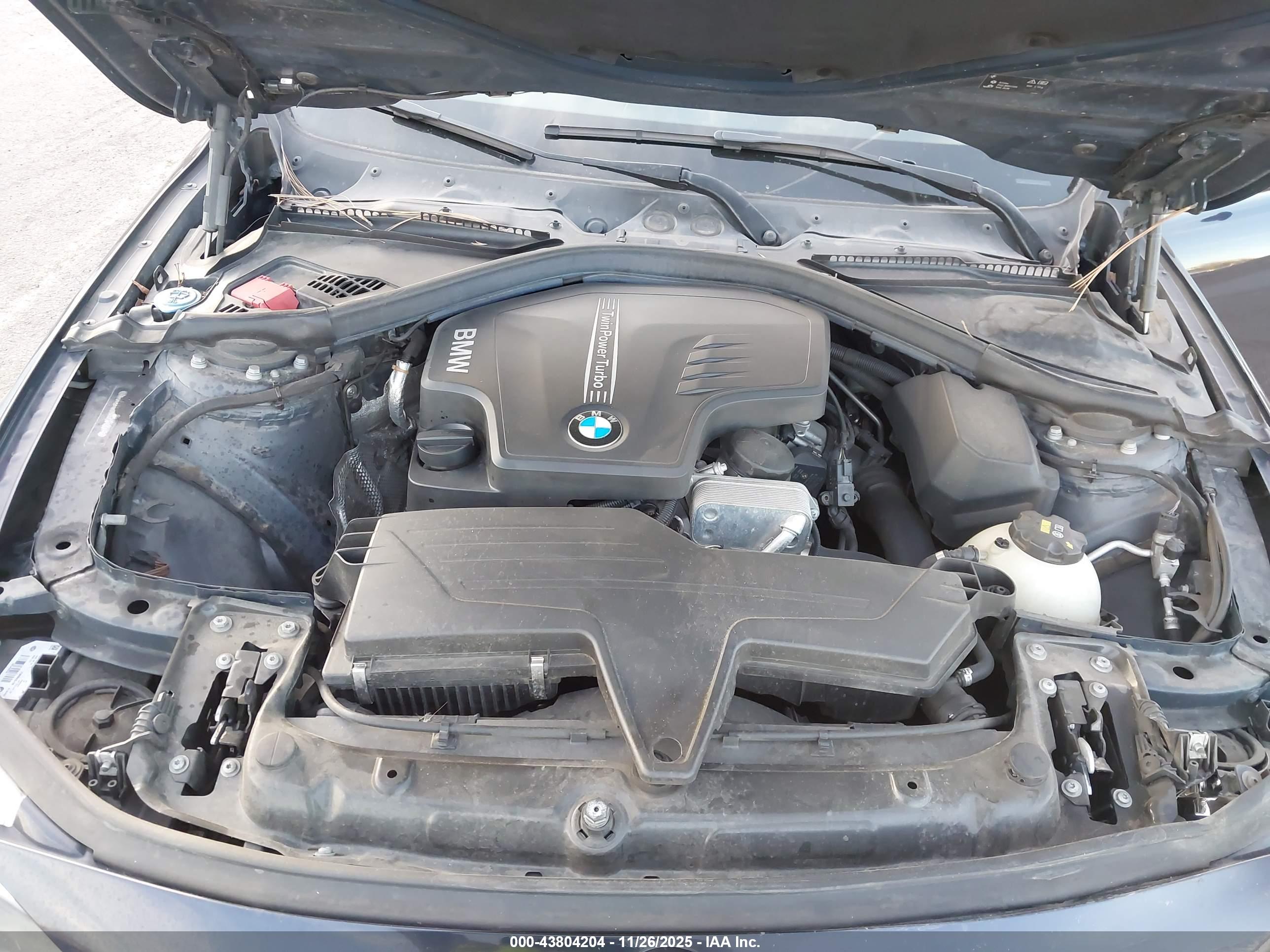 BMW 320I image 10