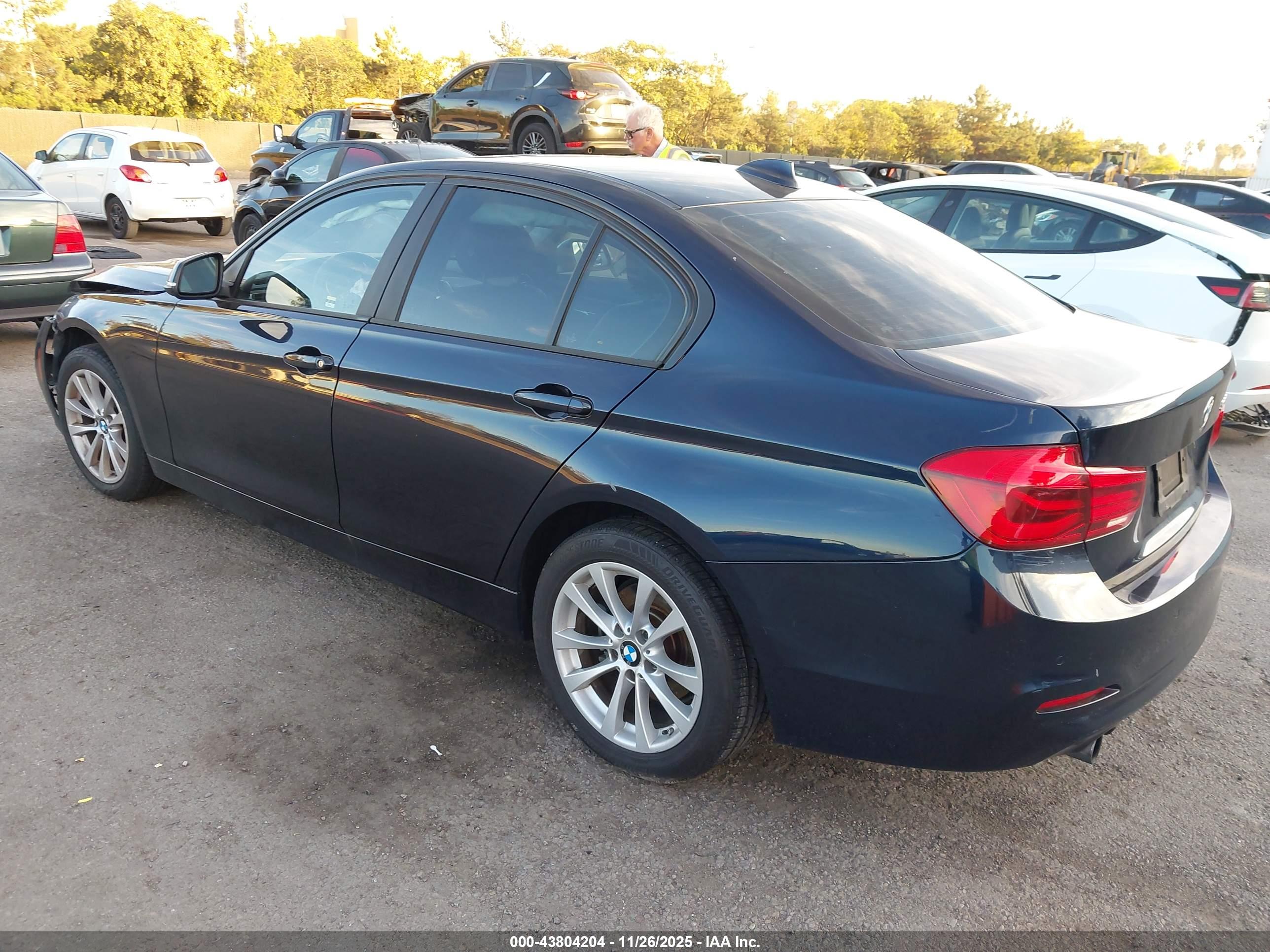 BMW 320I image 3