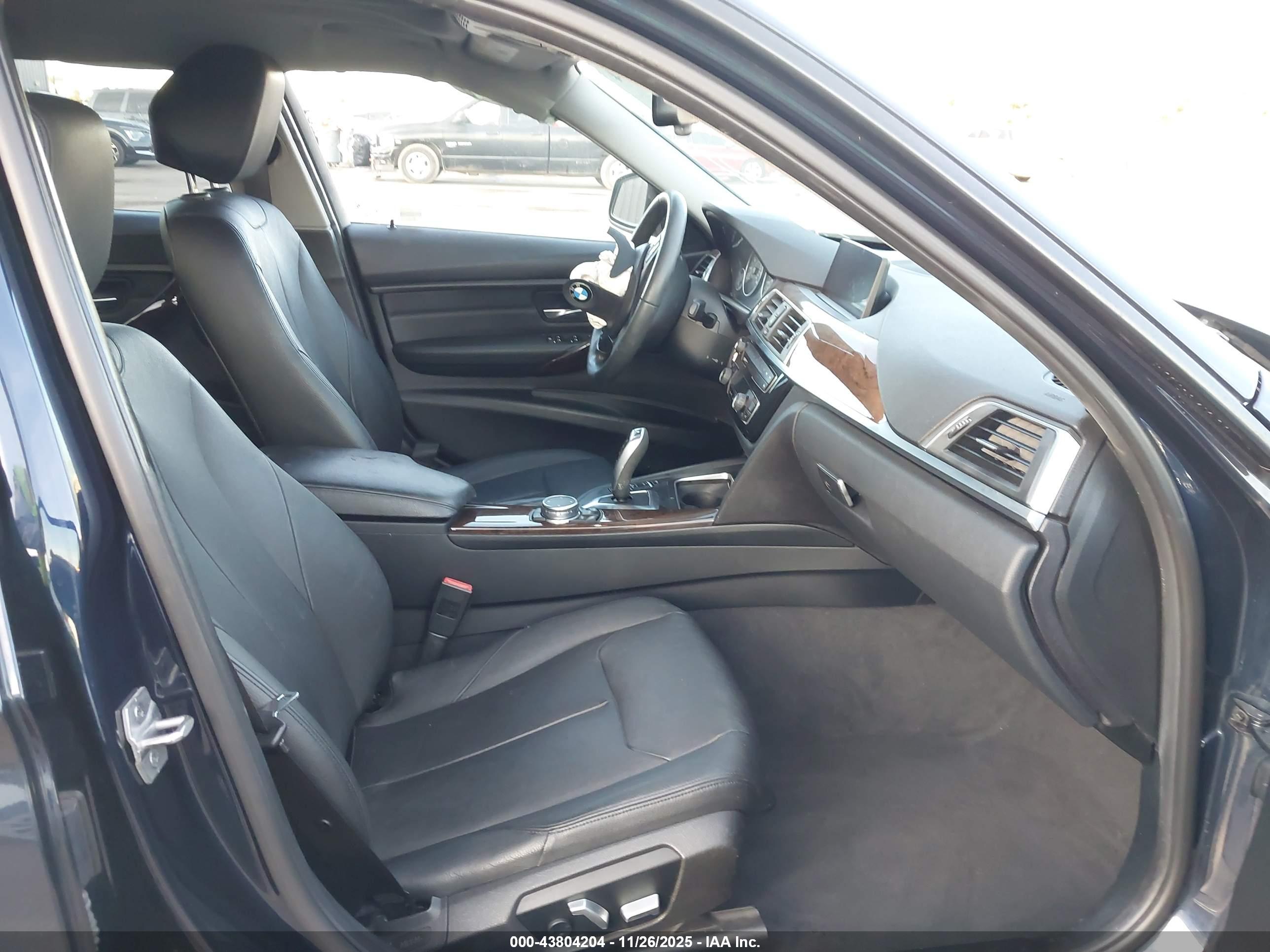 BMW 320I image 5