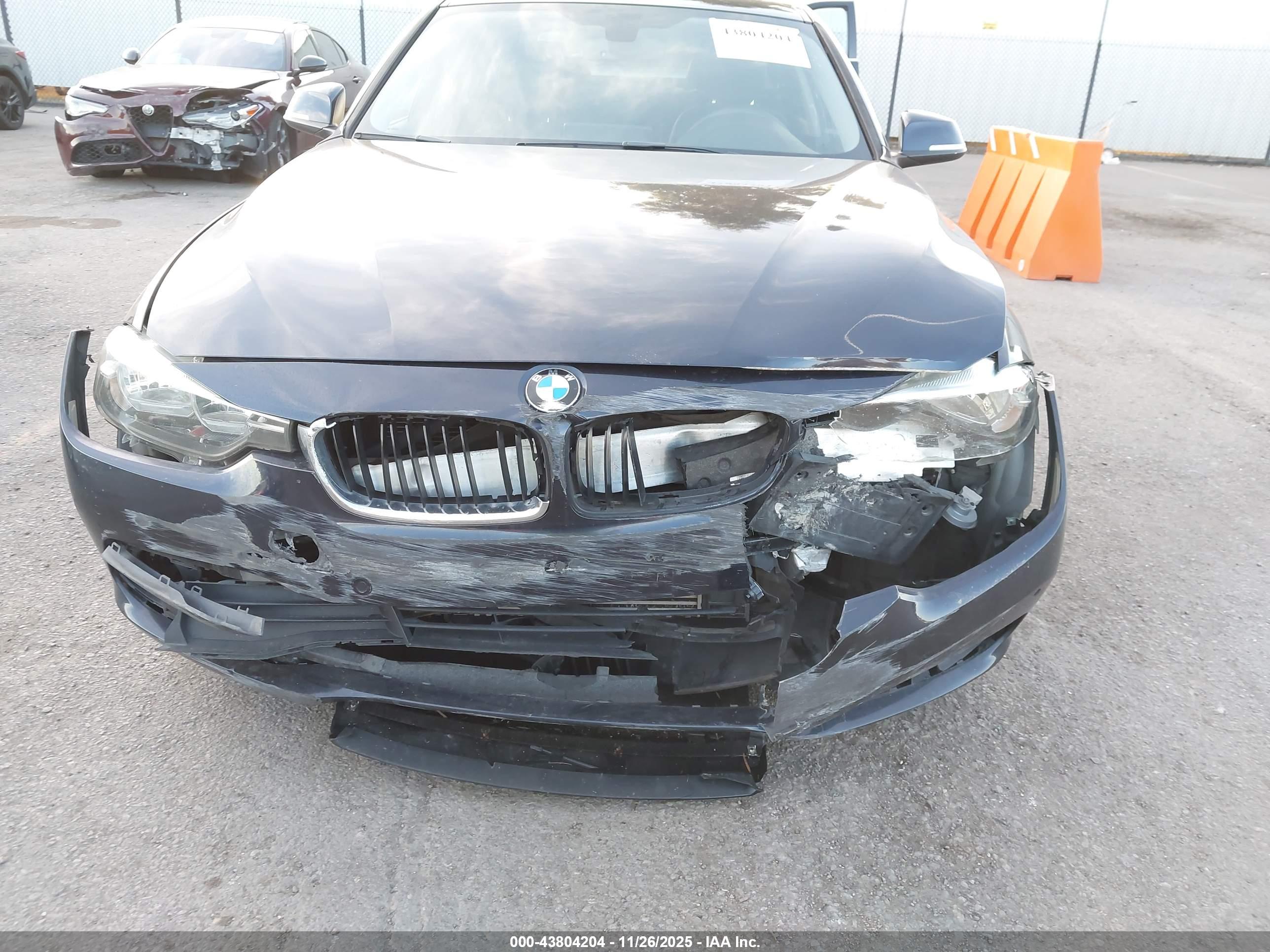 BMW 320I image 6