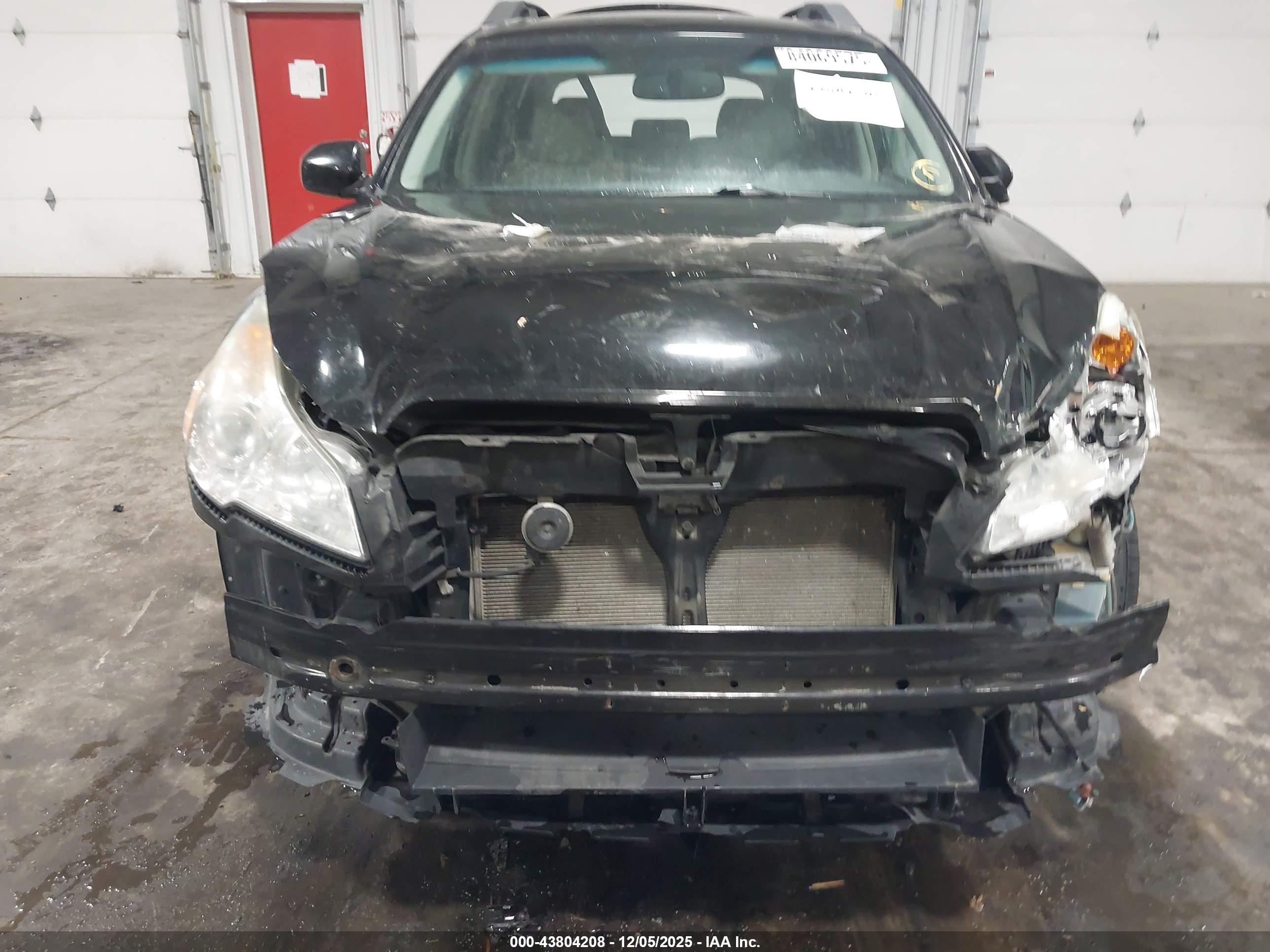 SUBARU OUTBACK image 6