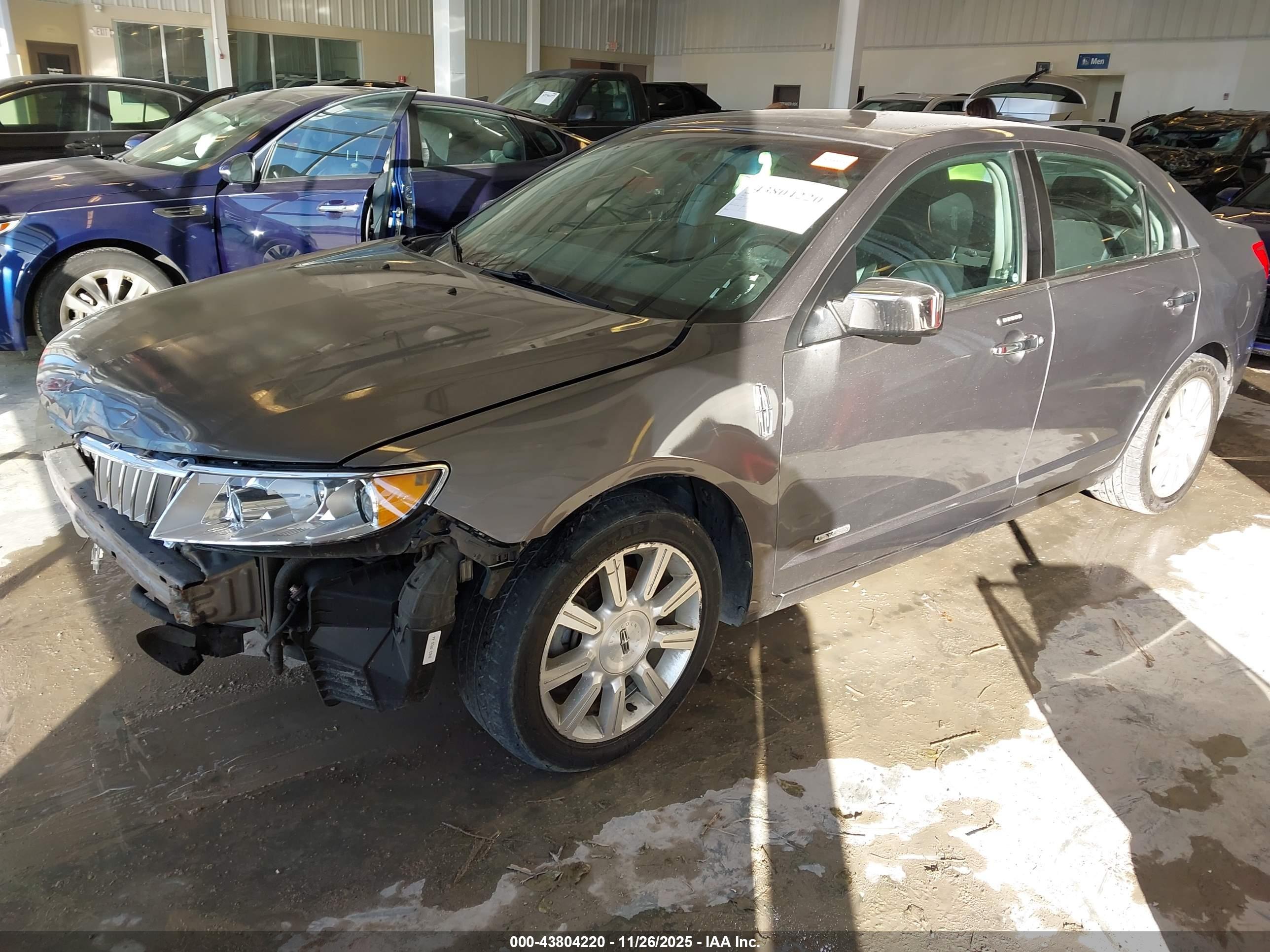 LINCOLN MKZ image 2