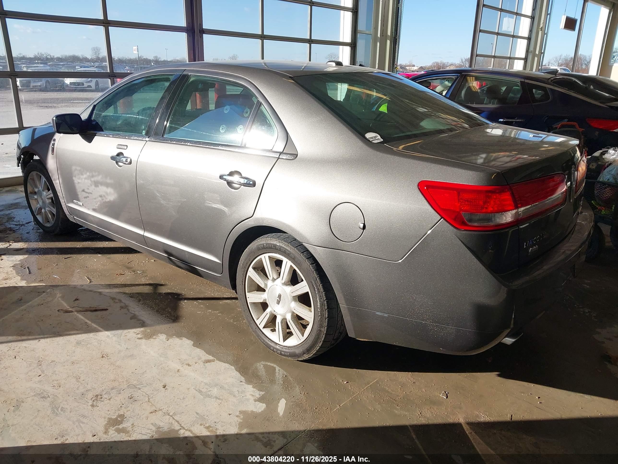 LINCOLN MKZ image 3