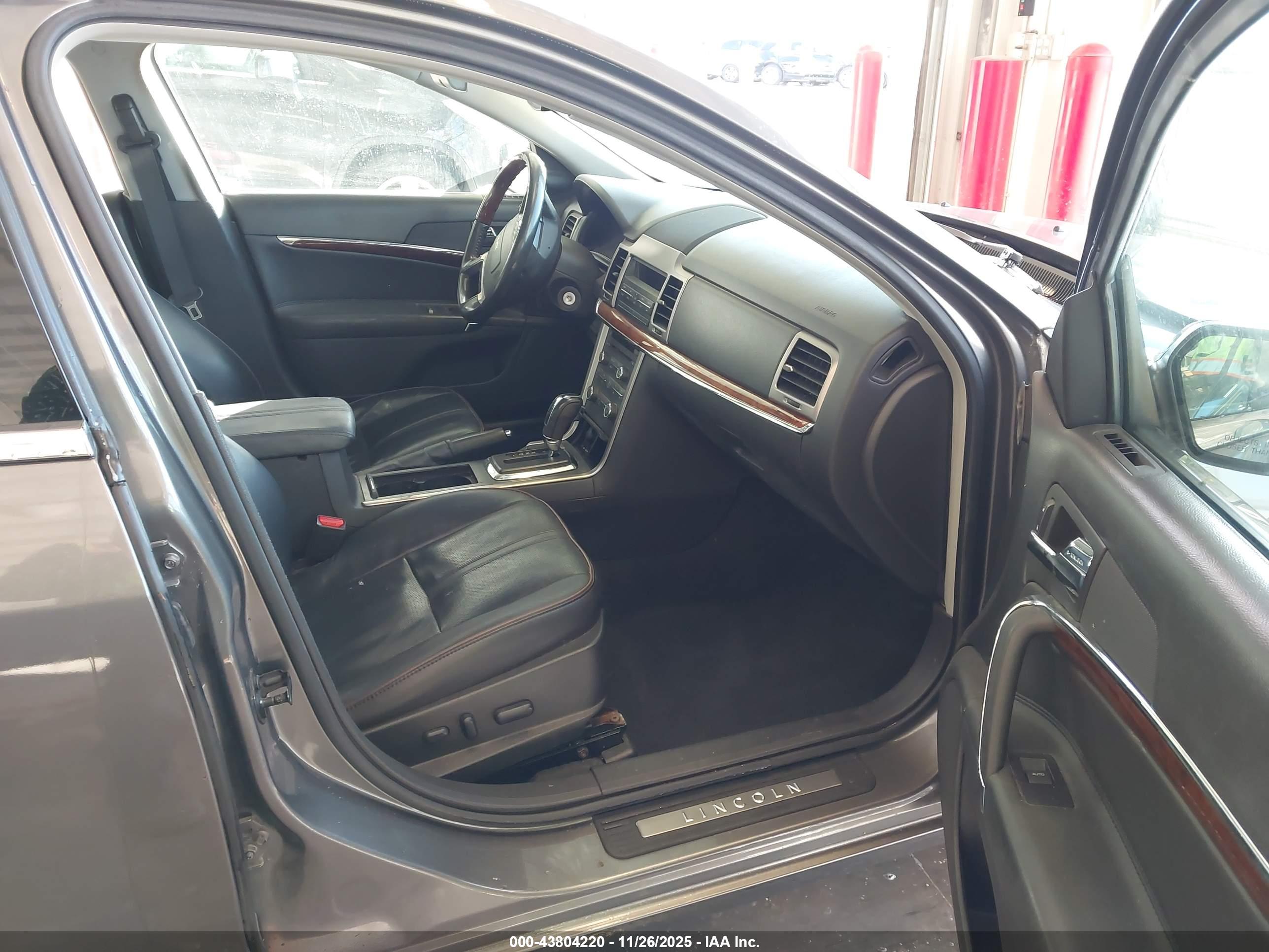 LINCOLN MKZ image 5