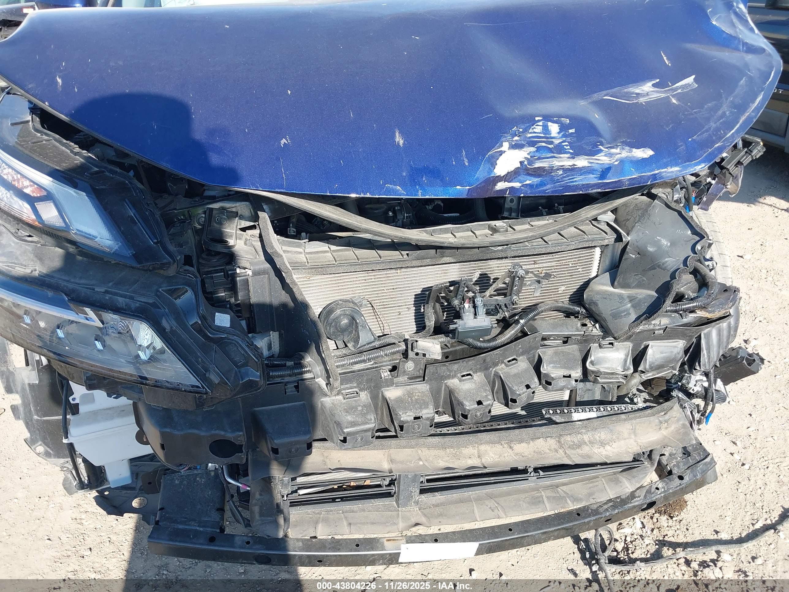 NISSAN ROGUE image 6
