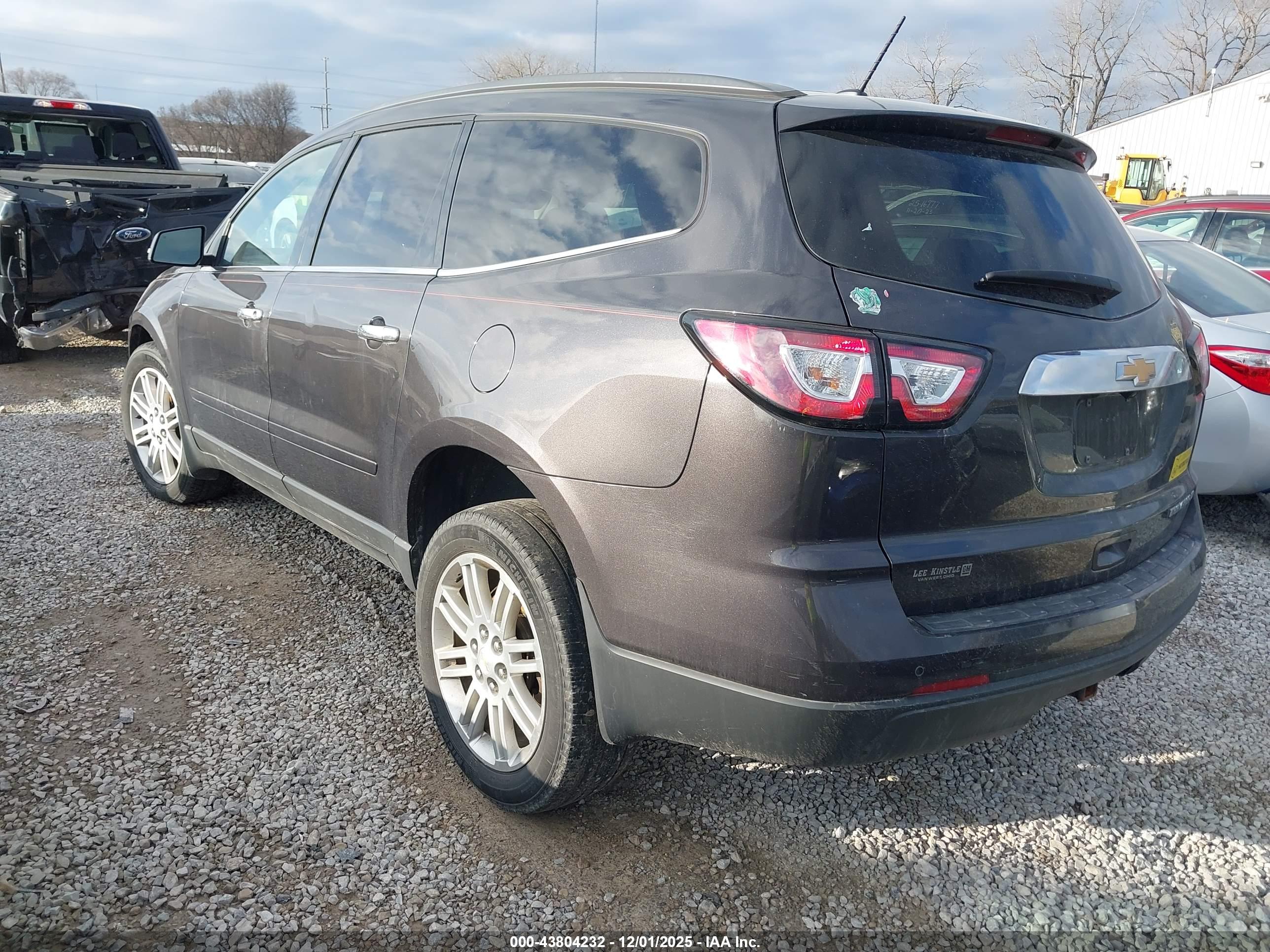 CHEVROLET TRAVERSE image 3
