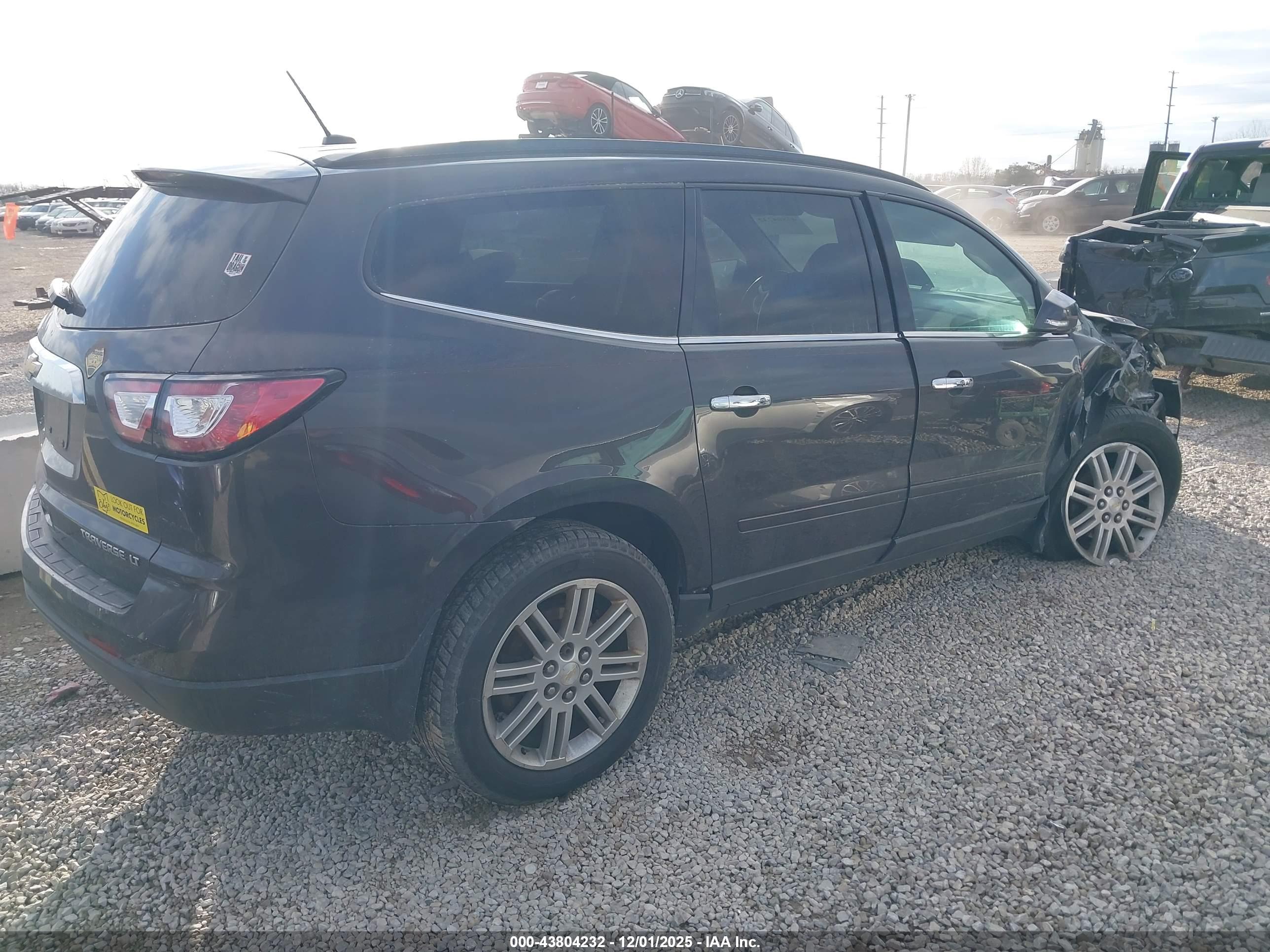 CHEVROLET TRAVERSE image 4