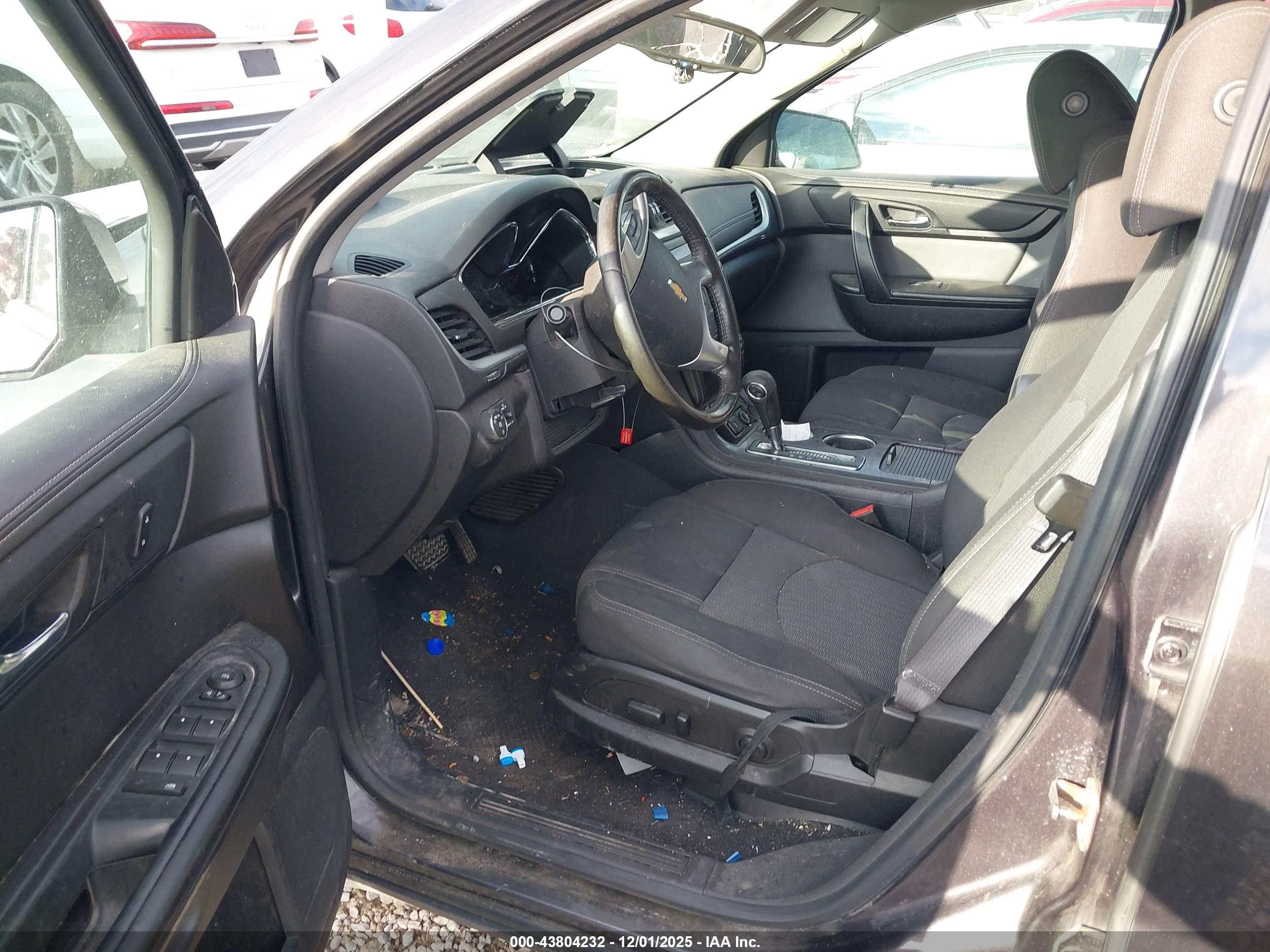 CHEVROLET TRAVERSE image 5