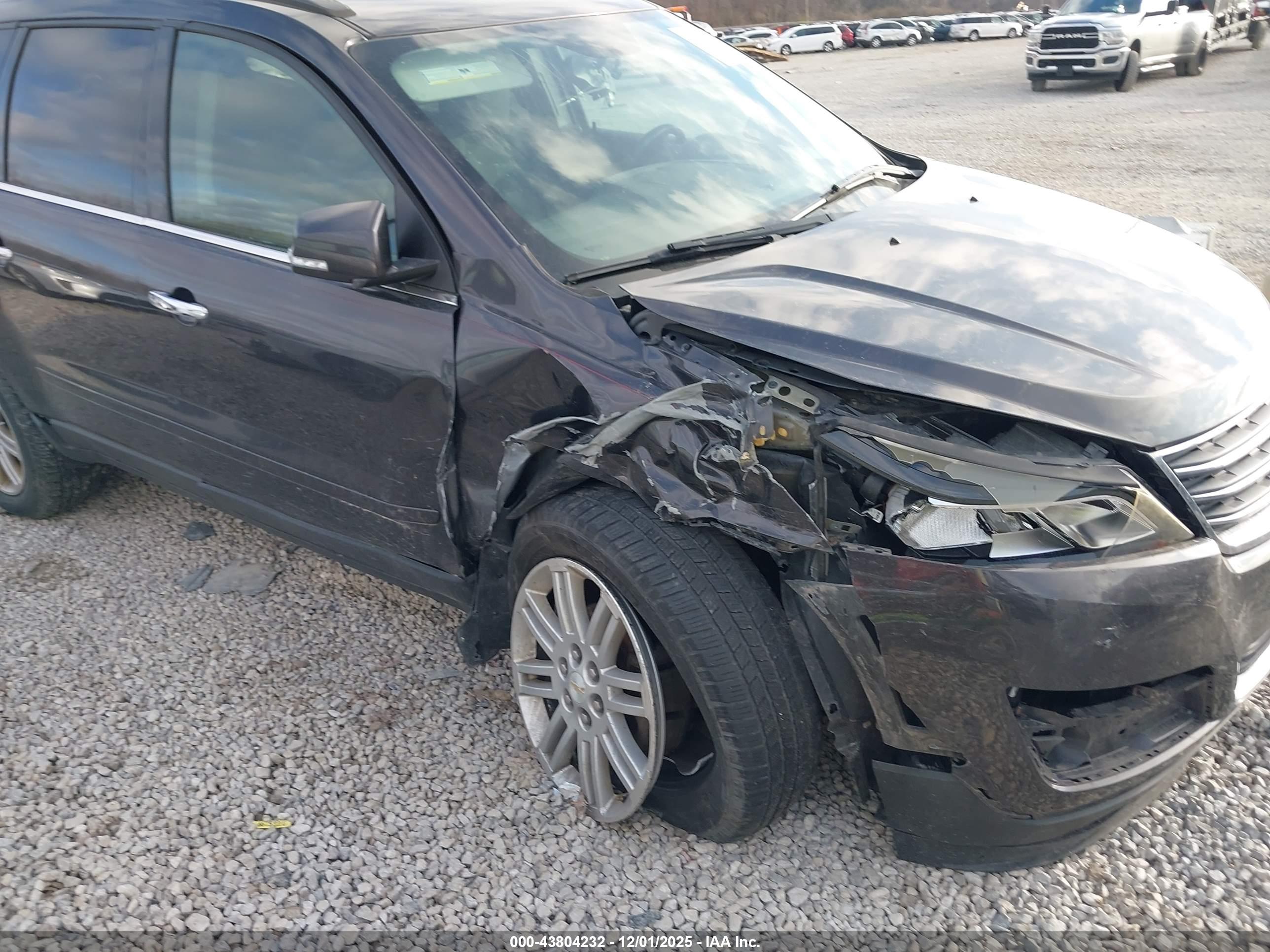 CHEVROLET TRAVERSE image 6