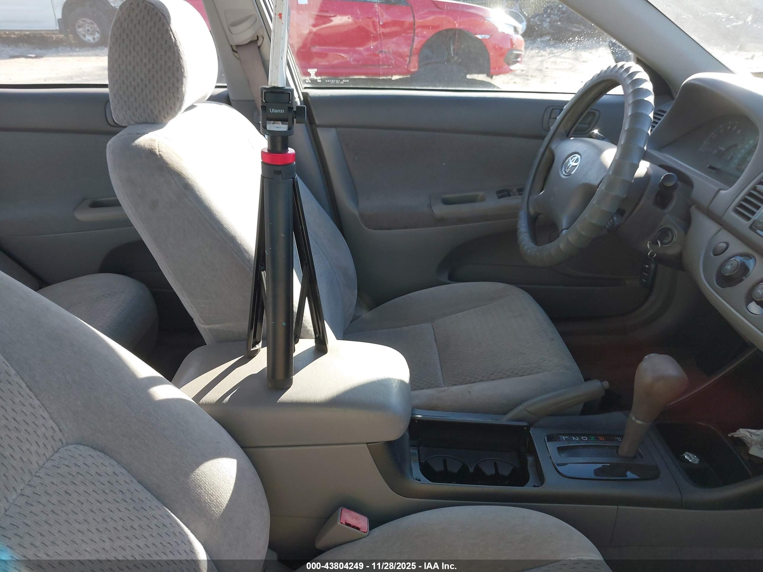 TOYOTA CAMRY image 5