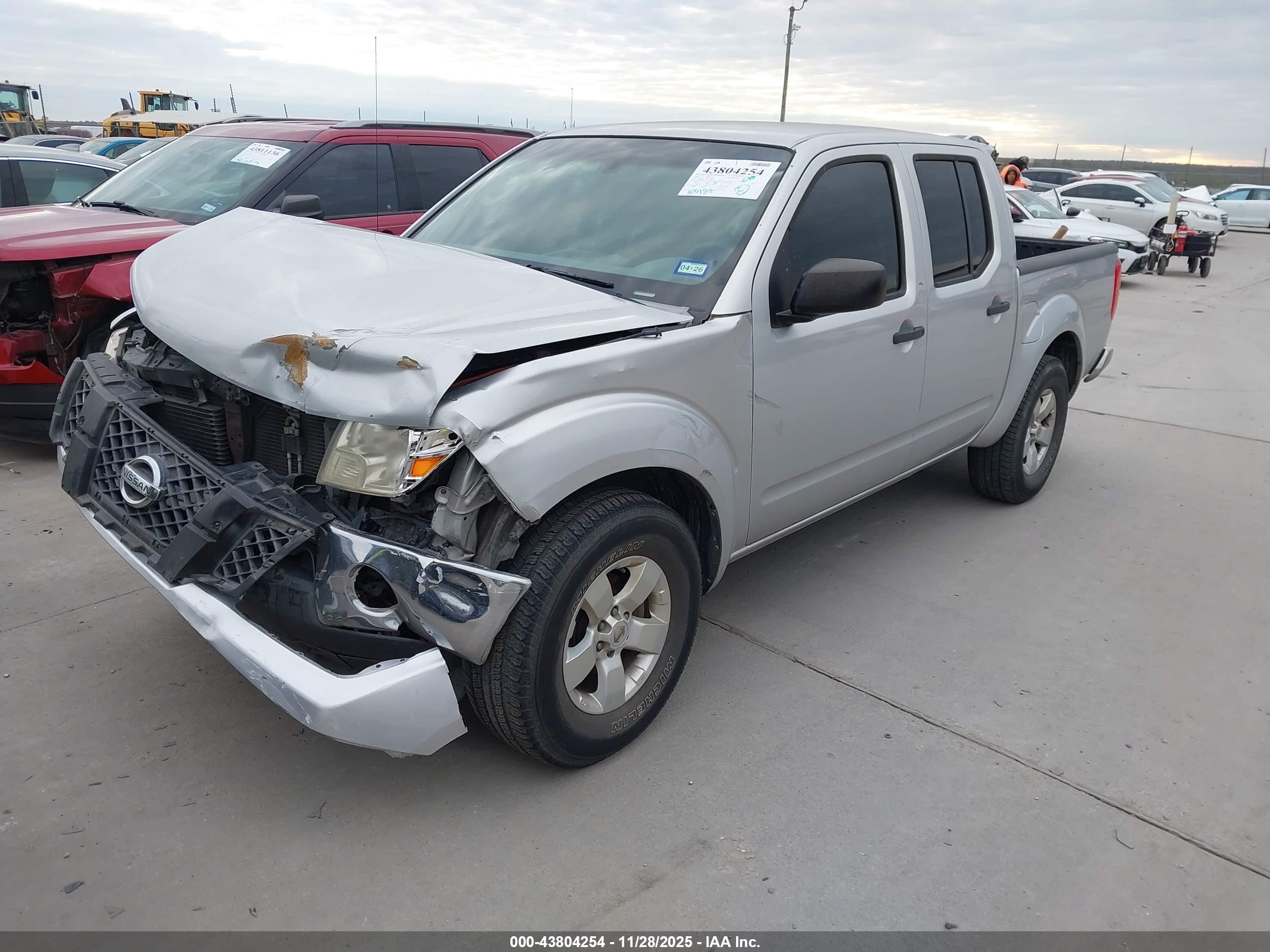 NISSAN FRONTIER image 2